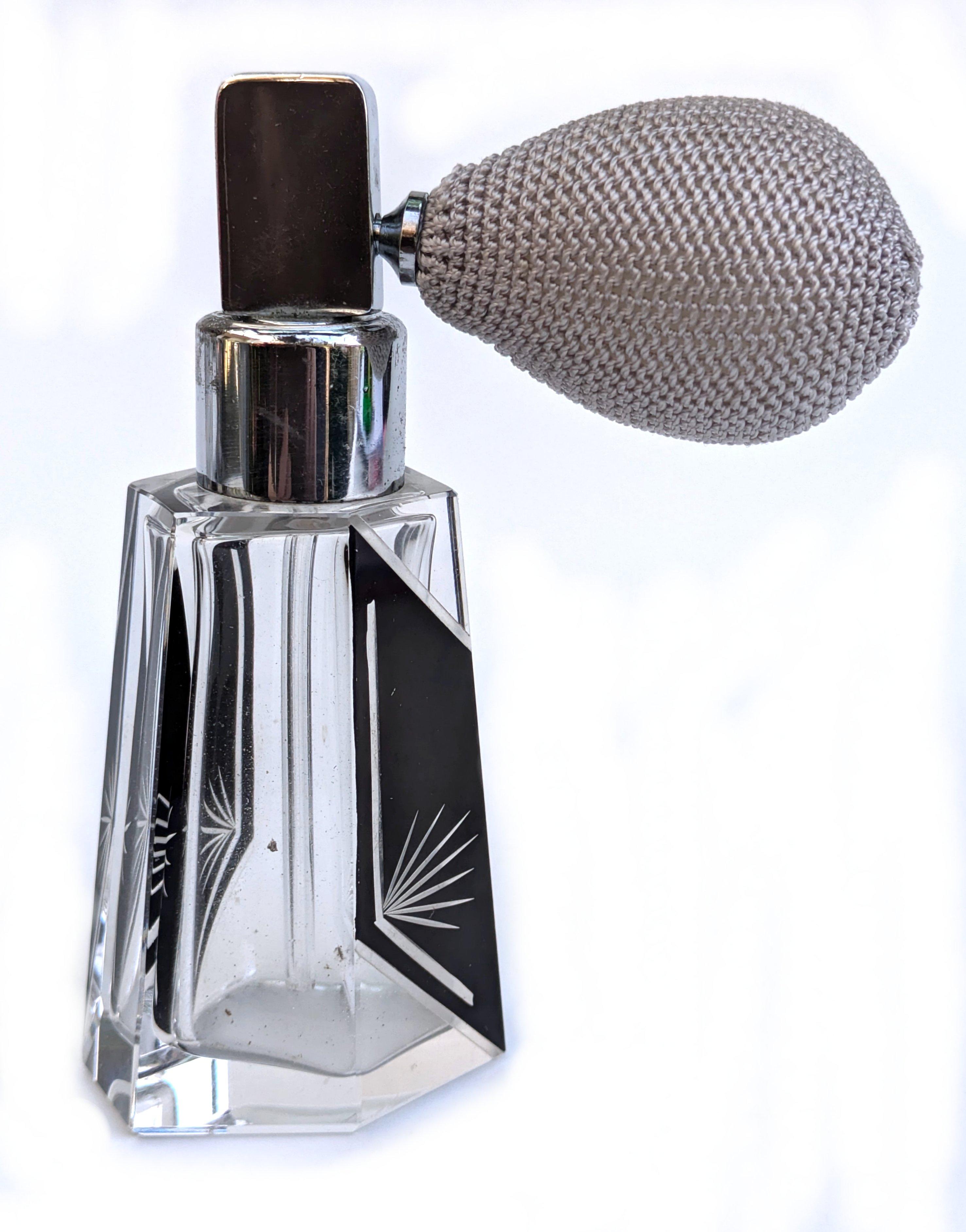 Bottiglia di profumo atomizzatore da donna Art Deco di Karl Palda , circa 1930 In condizioni buone in vendita a Devon, England