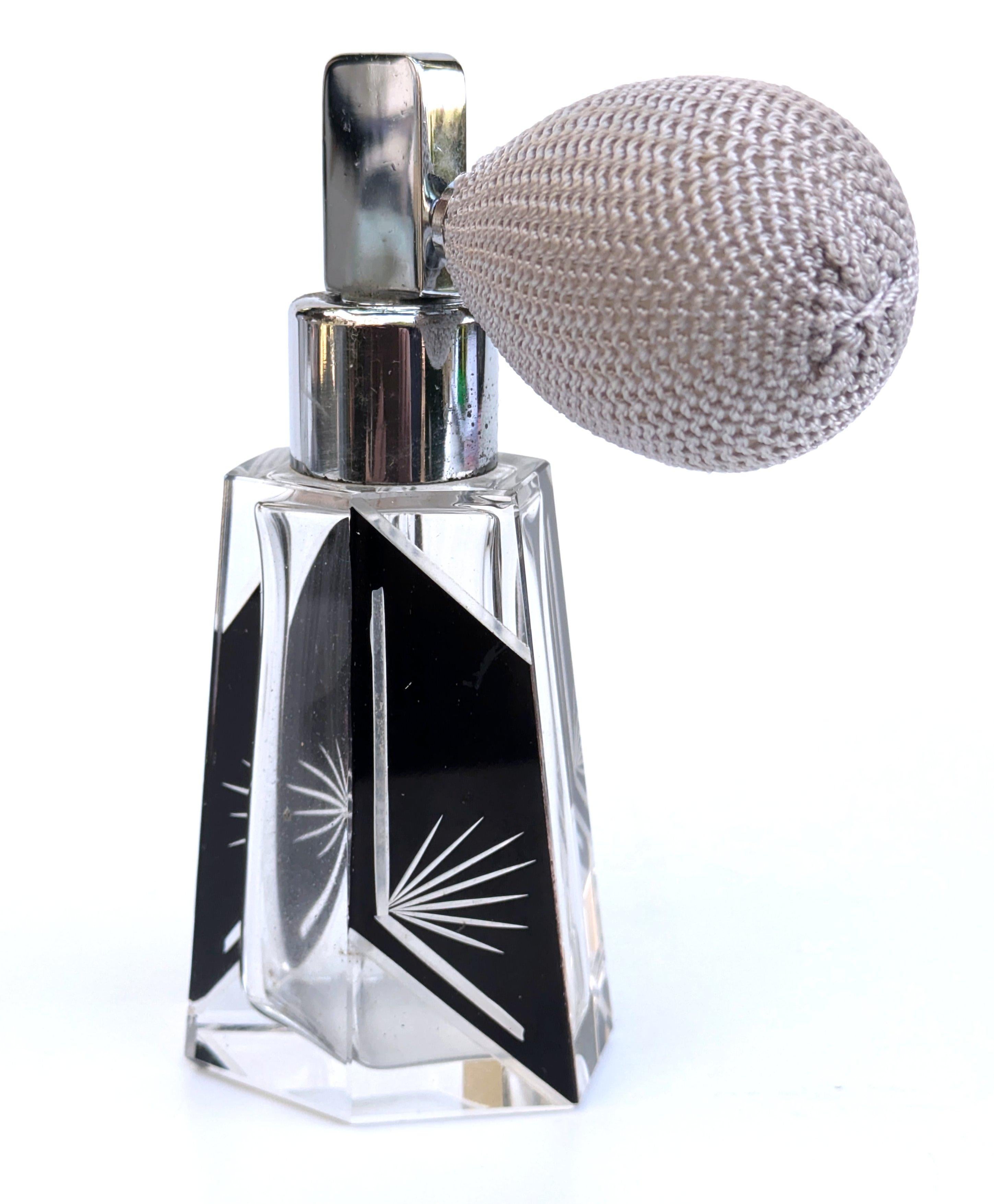 XX secolo Bottiglia di profumo atomizzatore da donna Art Deco di Karl Palda , circa 1930 in vendita