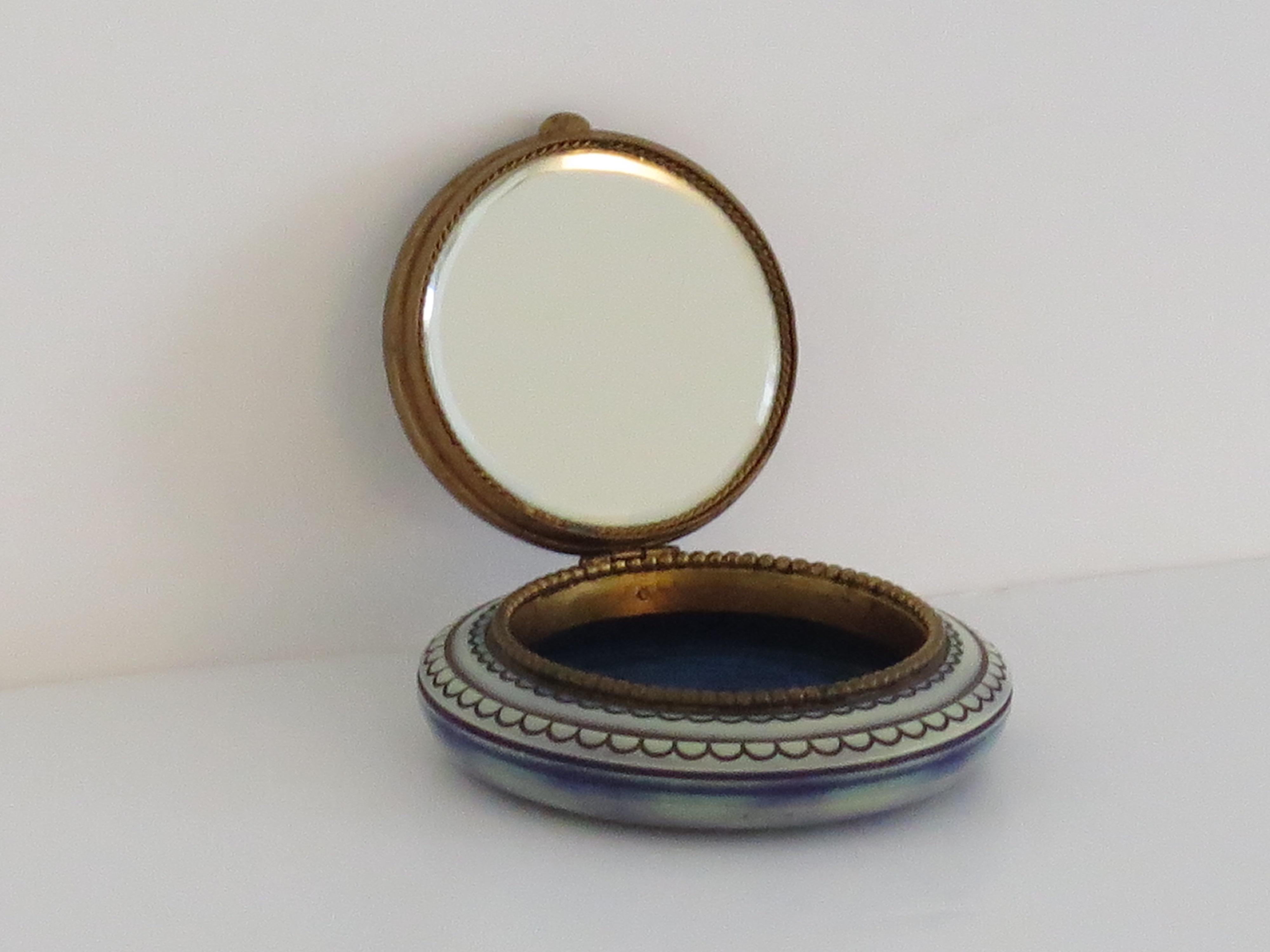 Fait main Art Deco Ladies Compact ceramic with bevel gilded mirror, circa 1920 en vente