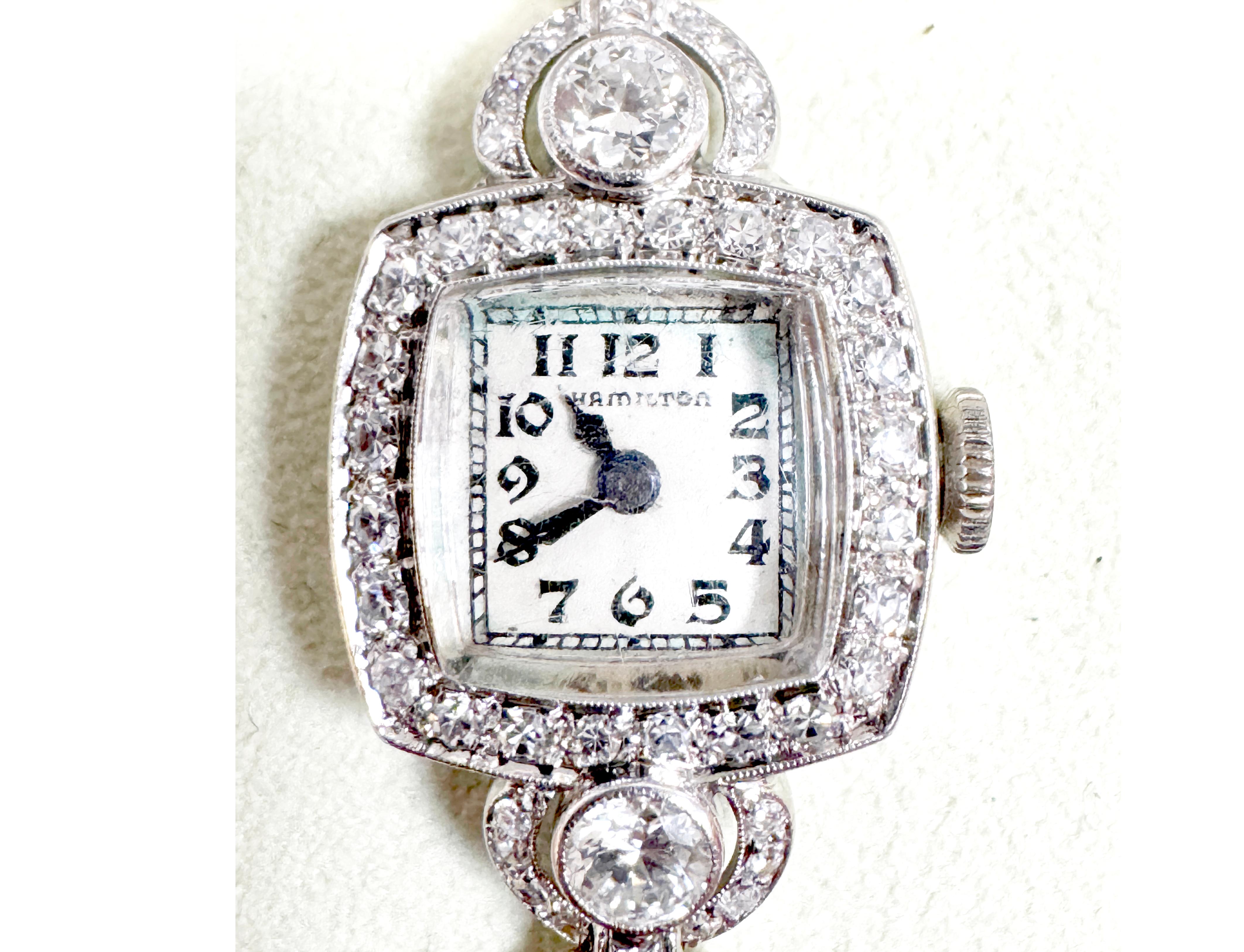 Véritable Original Art Deco Antique des années 1930-1940 Platinum Ladies Hamilton Watch with 2.60 Carats of Mined Diamonds - Elegant Antique Cocktail Wristwatch



L'époustouflante montre-bracelet originale Art déco pour dames de Hamilton est