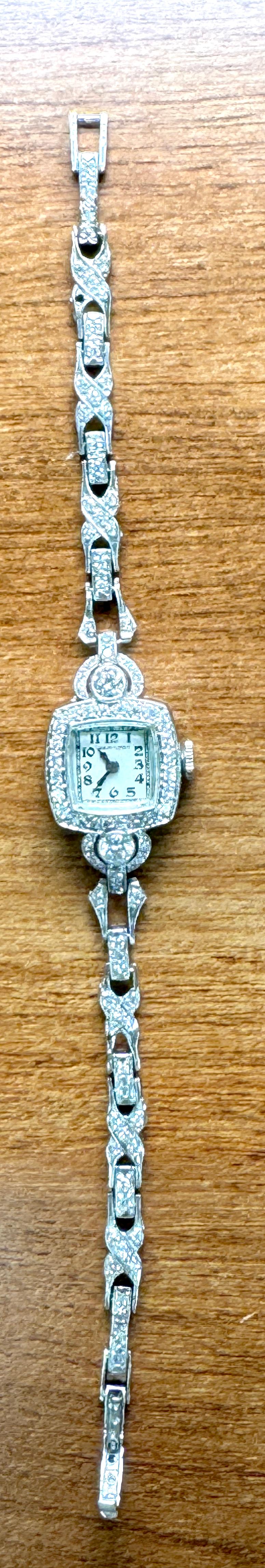 Art déco Hamilton Montre Art Déco pour femmes avec diamants extraits de 2,60 carats, années 1930 en vente
