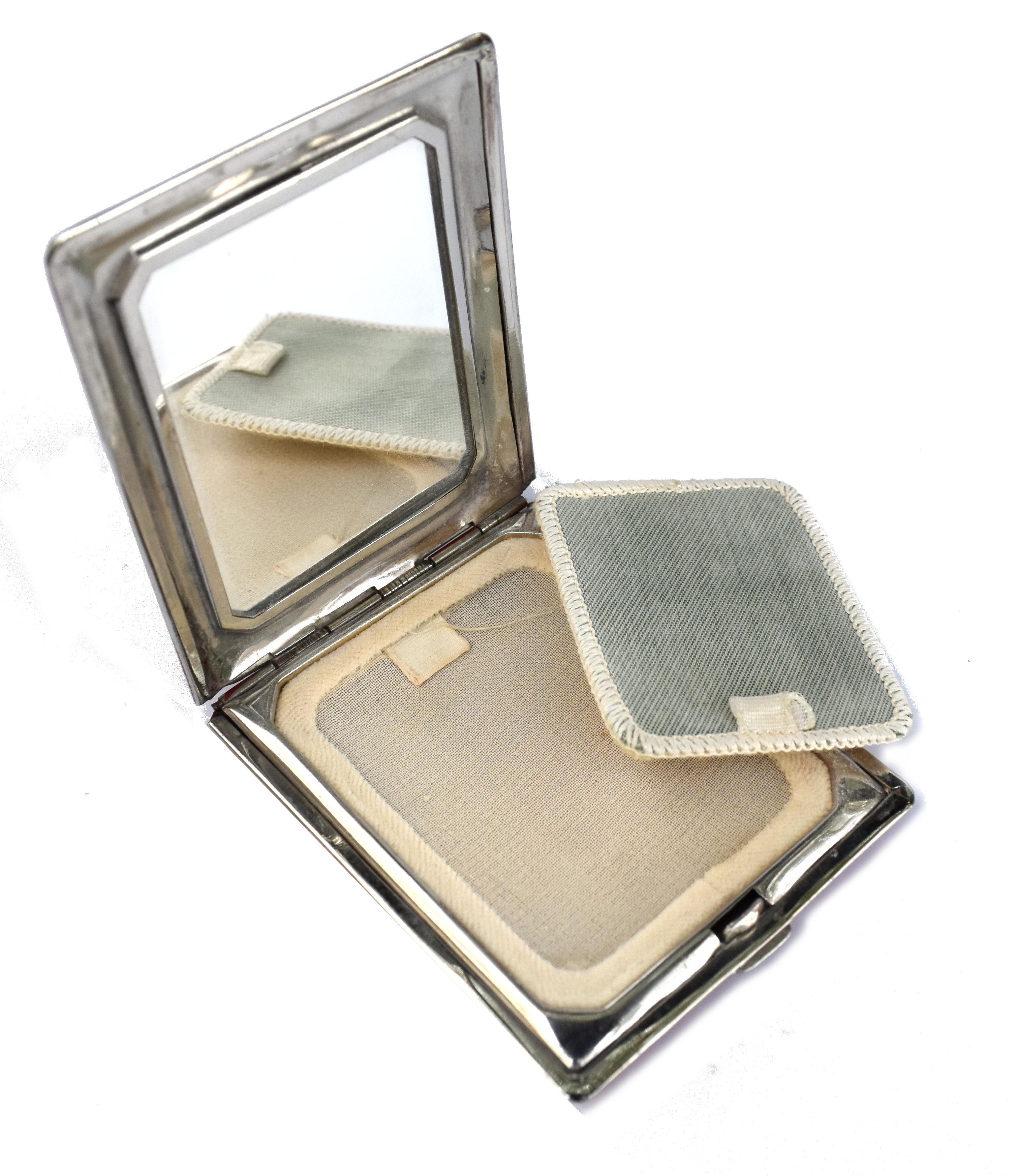 Art Deco Ladies Enamel Powder Compact & Comb, Original Box, England, c1930 For Sale 3