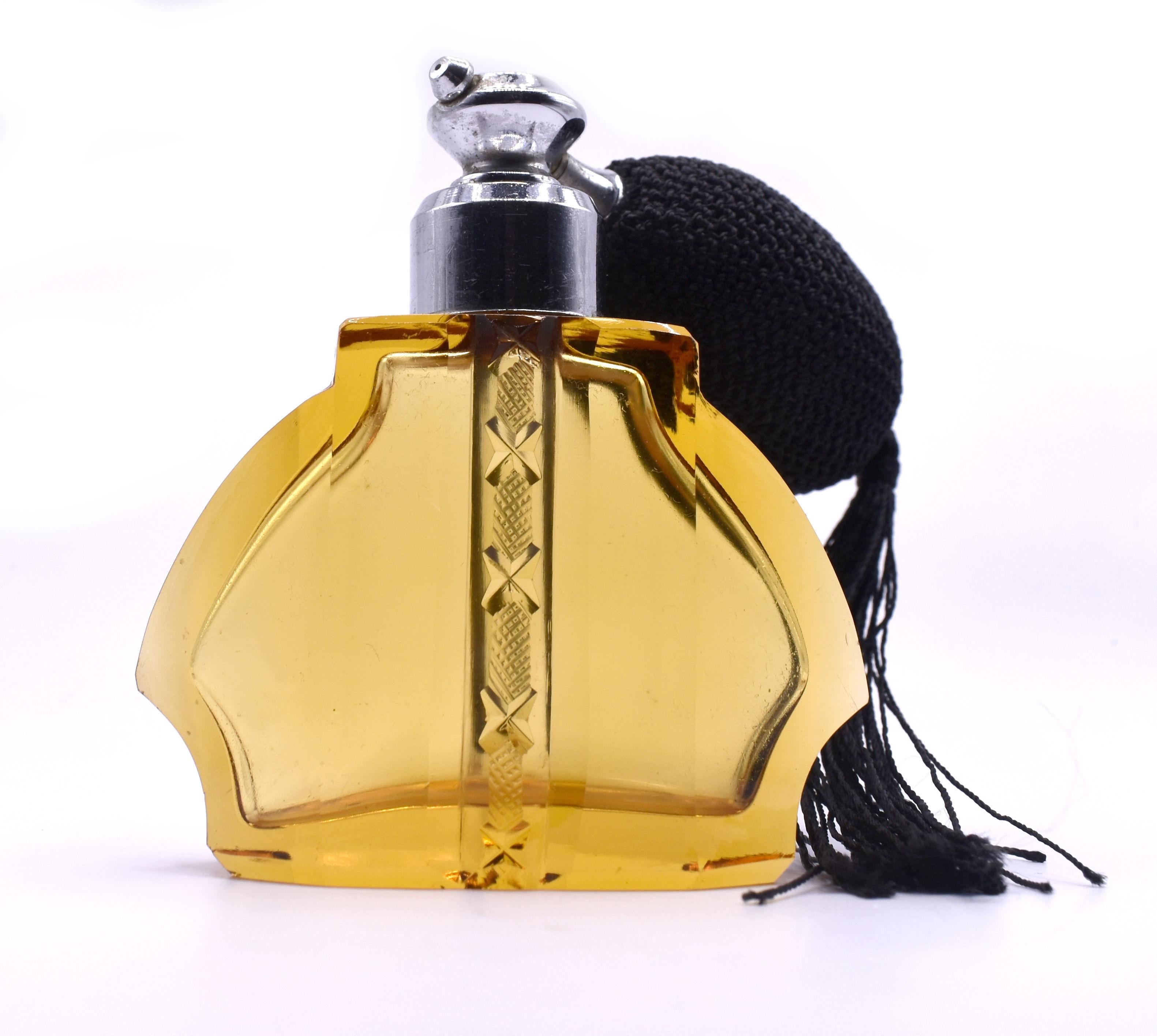 20ième siècle Atomiseur de parfum en verre Art déco pour femmes, vers 1930 en vente