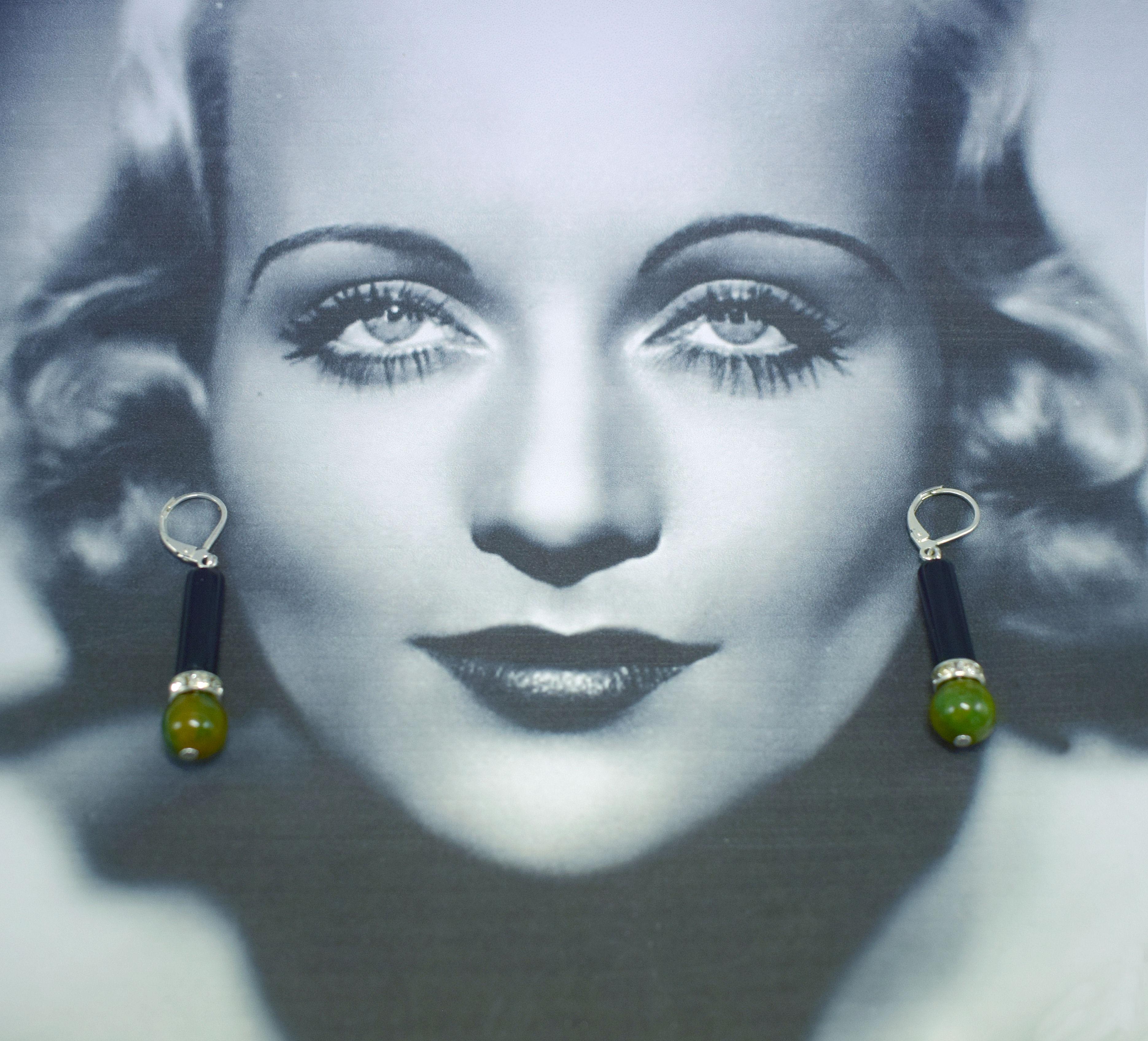 Art Deco Ladies Phenolic Bakelite Earrings In Good Condition For Sale In Westward ho, GB
