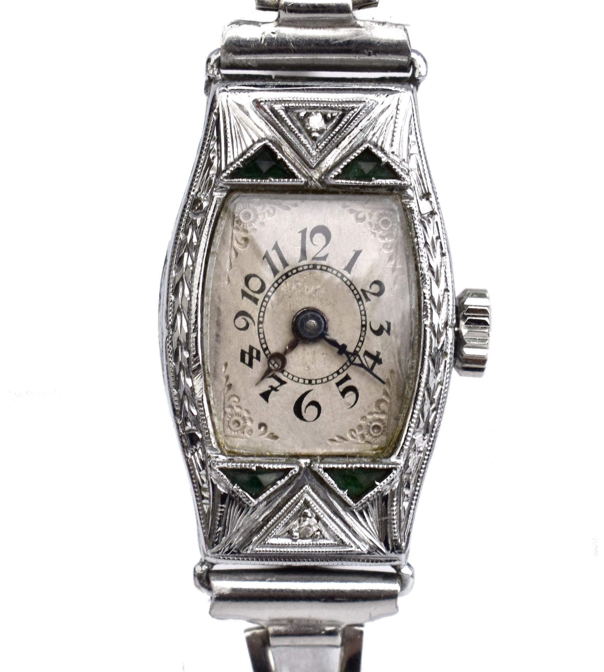 Art déco Damen-Handuhr aus Weißgold mit Smaragden und Smaragden, gefüllt, gewartet, um 1928 im Angebot 4