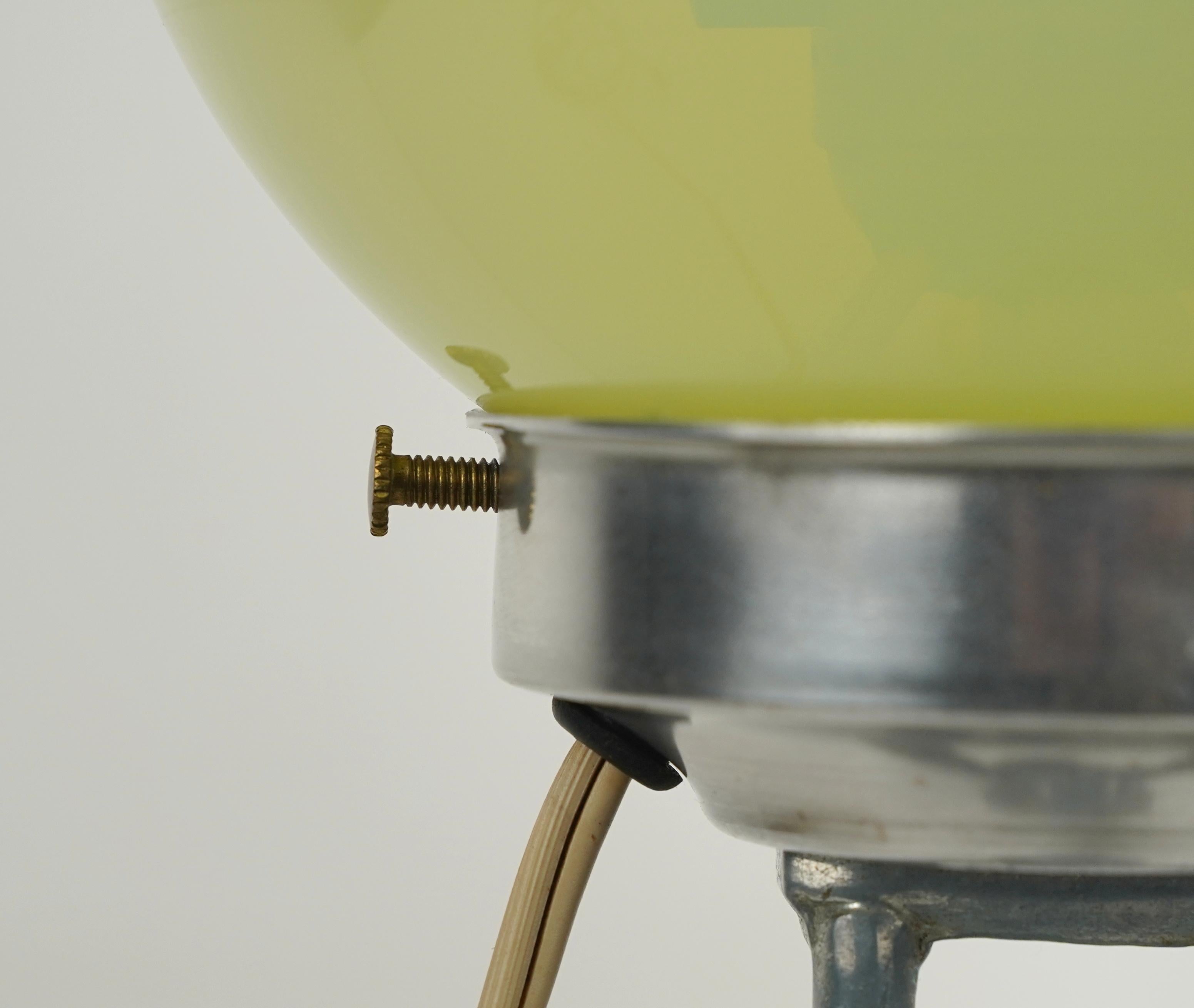 Art Deco Lady Cast Aluminum Uranium Glass Table Lamp In Good Condition For Sale In New York, NY