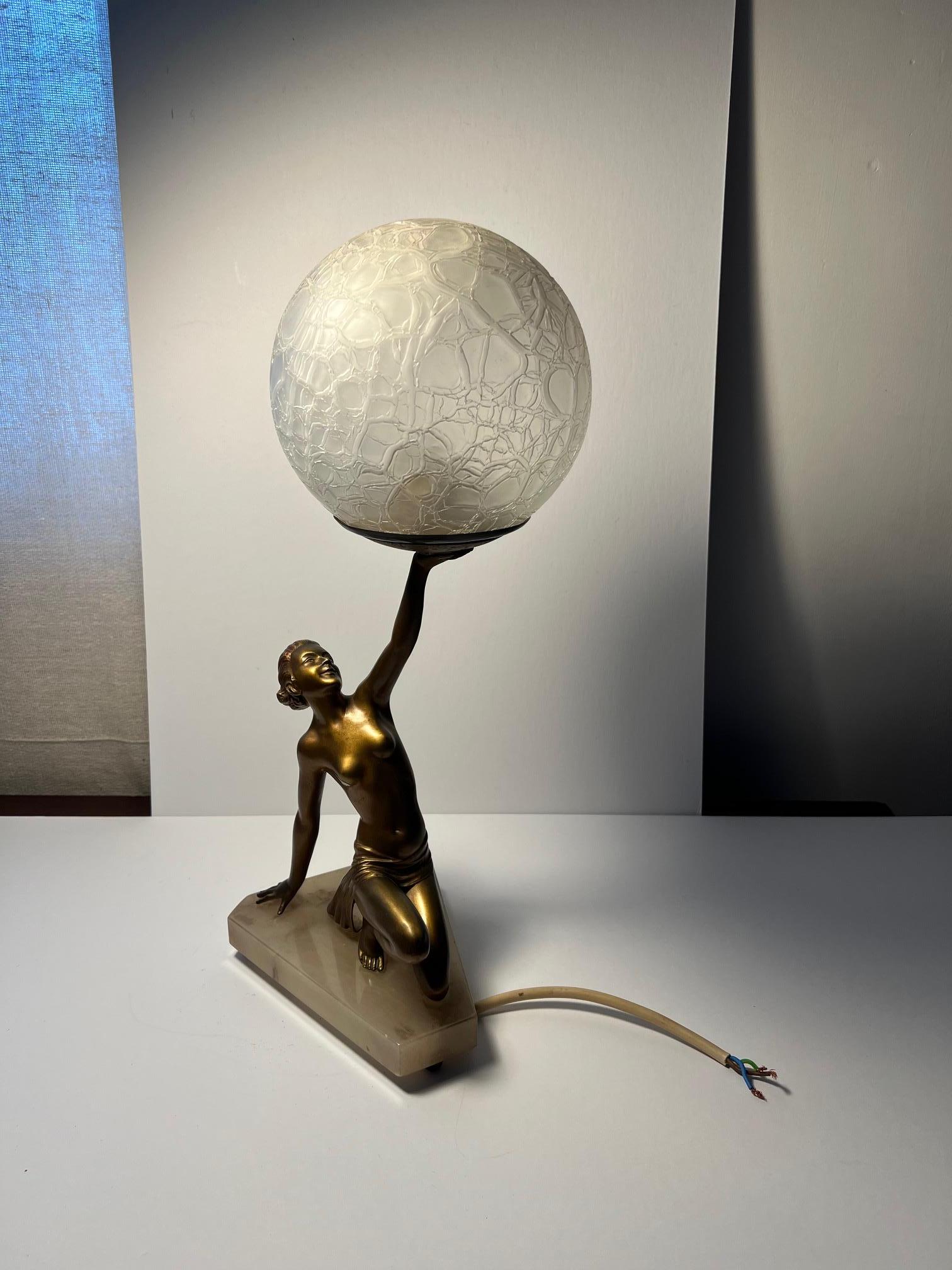 Lampe de dame art déco en vente 6