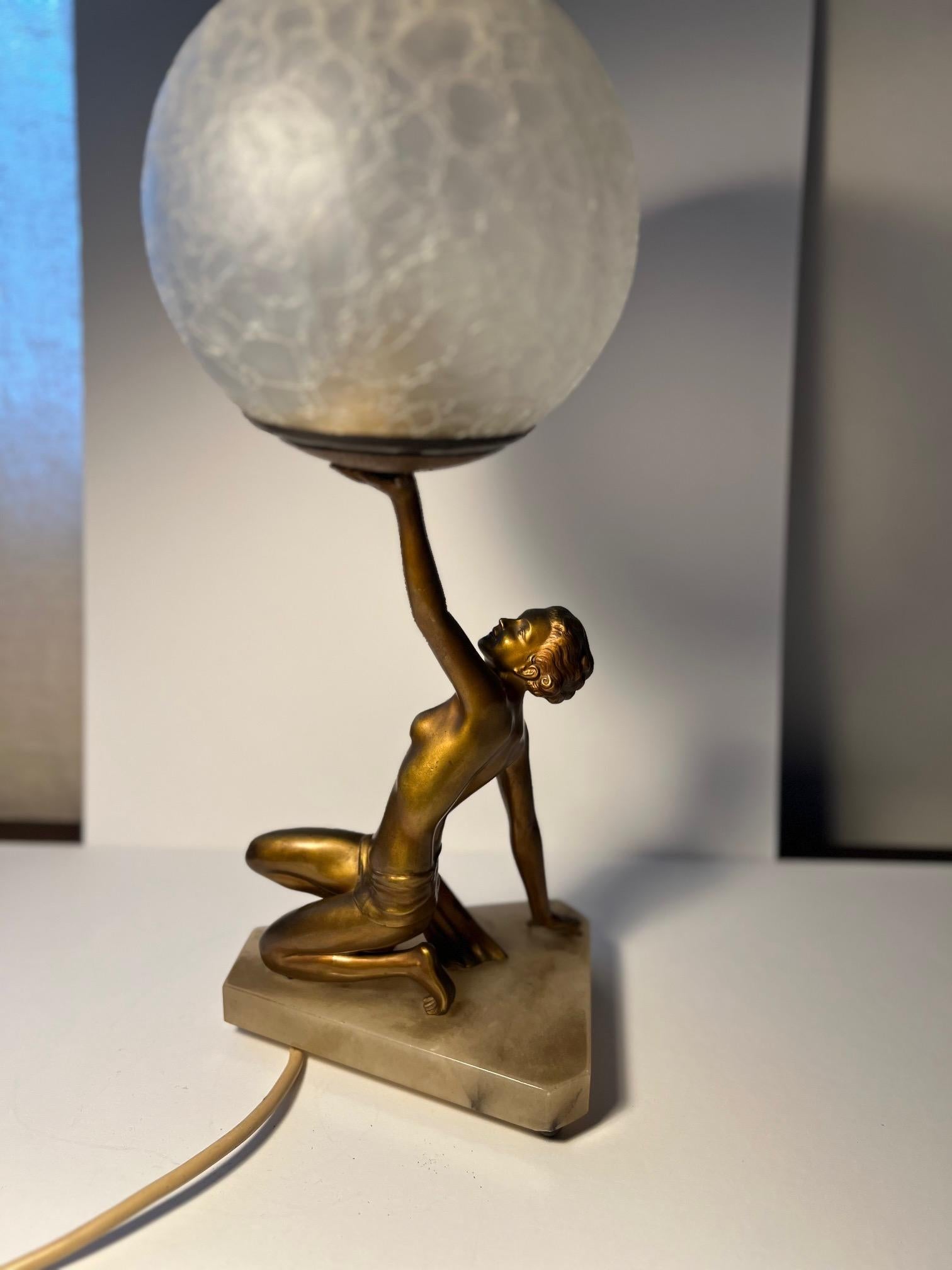 Lampe de dame art déco en vente 7