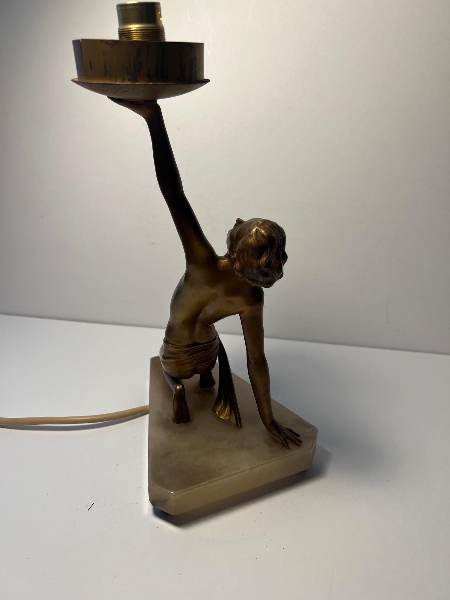 Lampe de dame art déco Bon état - En vente à London, GB