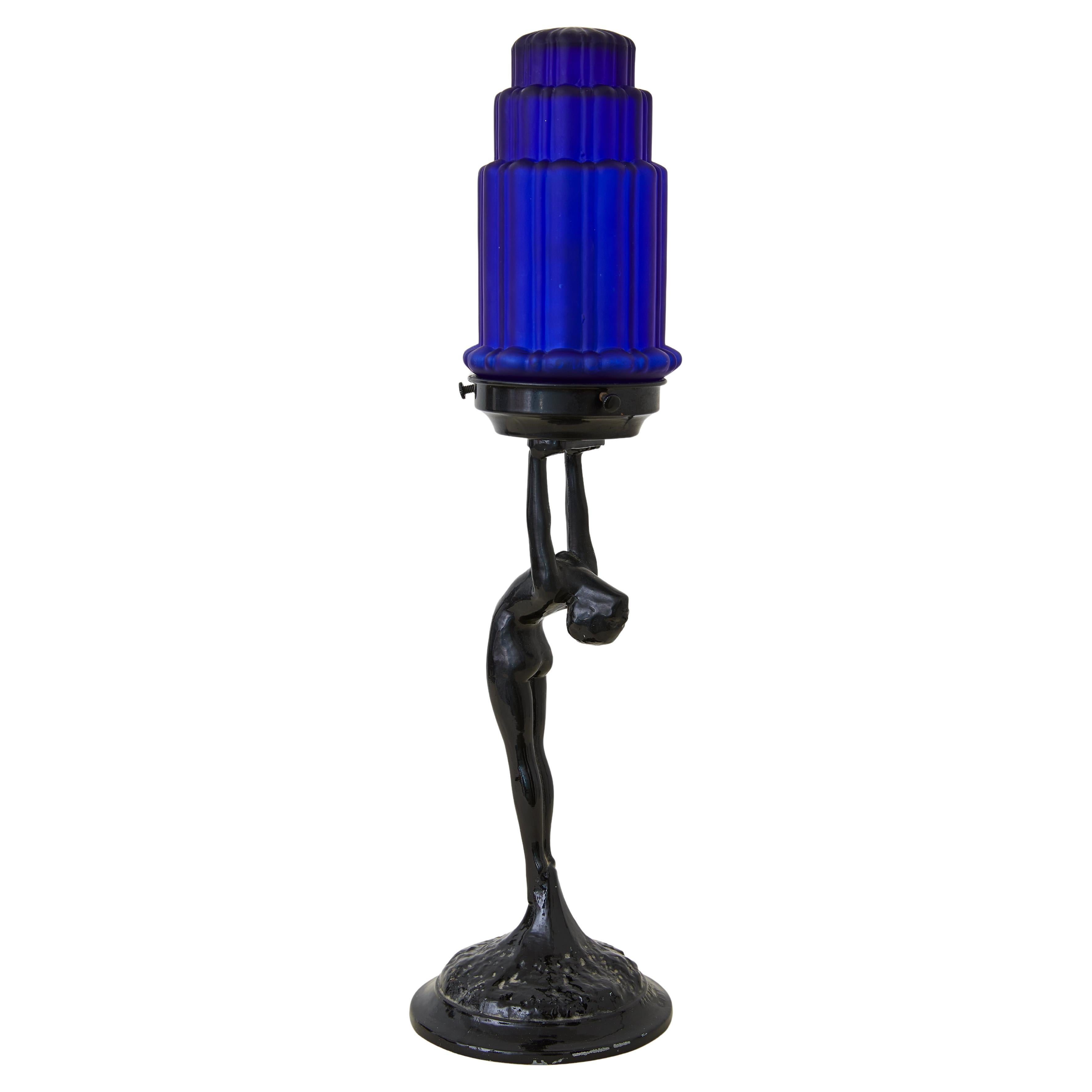 Lampada da donna Art Déco con paralume in vetro blu di Sarsaparilla dopo Frankart