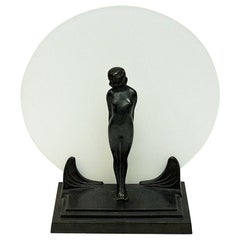 Lampe de table Art Déco pour femme avec verre dépoli par Zenith:: Allemagne:: années 1930-1940