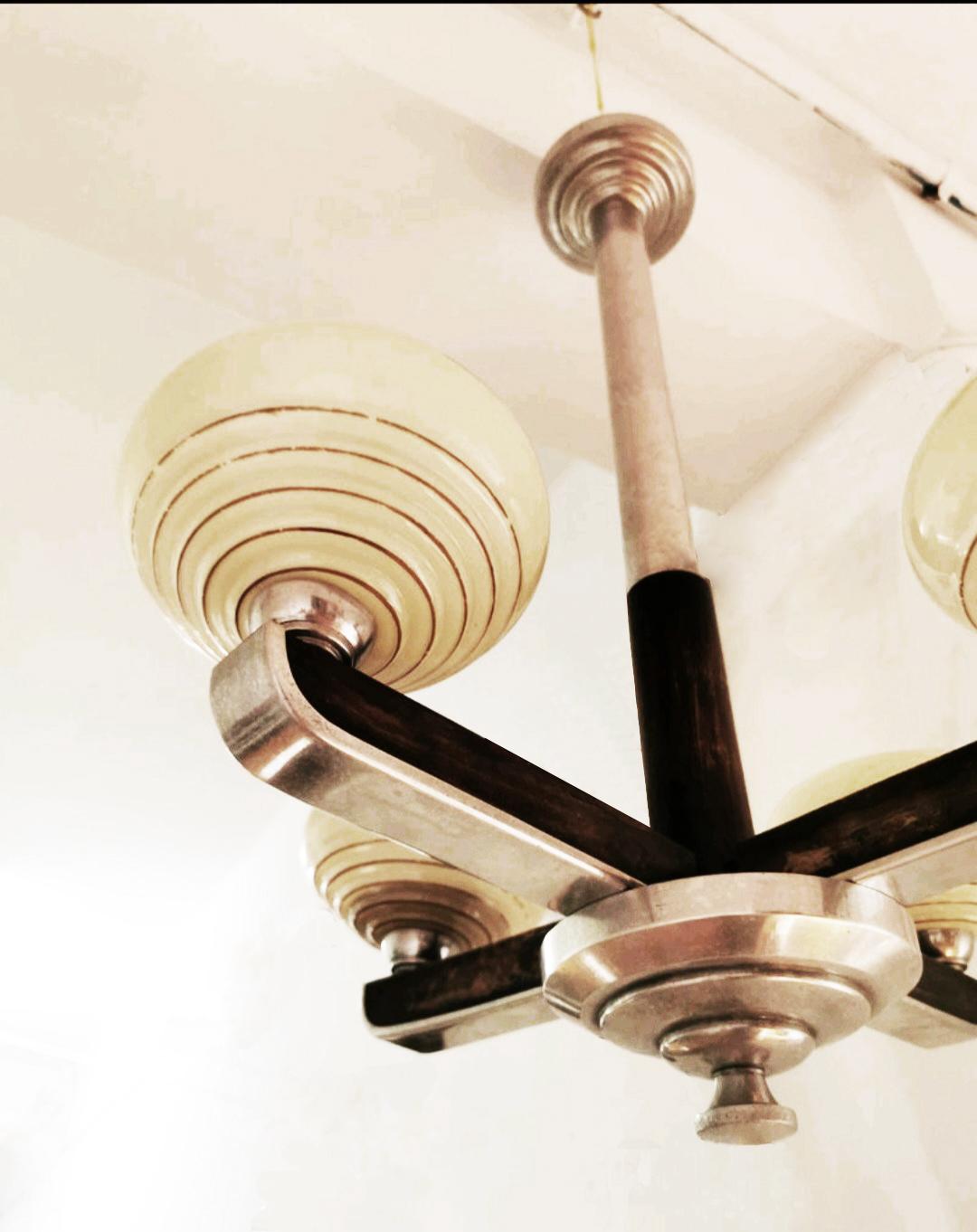 Spagnolo Lampadario Art Deco con paralume originale a 4 vetri e linee pulite anni '30 in vendita