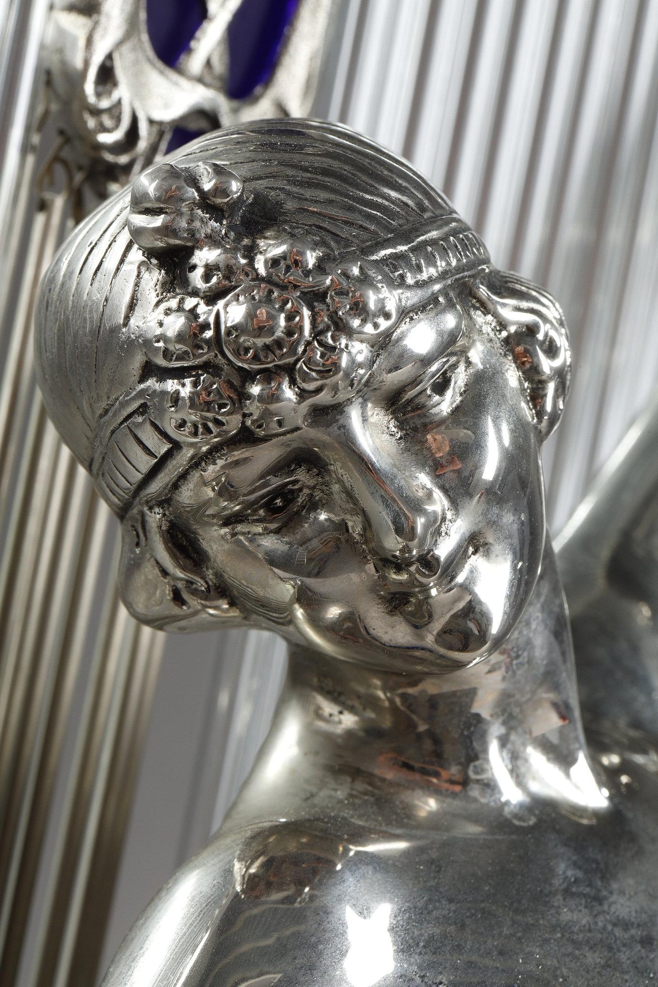 Art Decor avec danser en bronze argenté, signé Guirande. 4