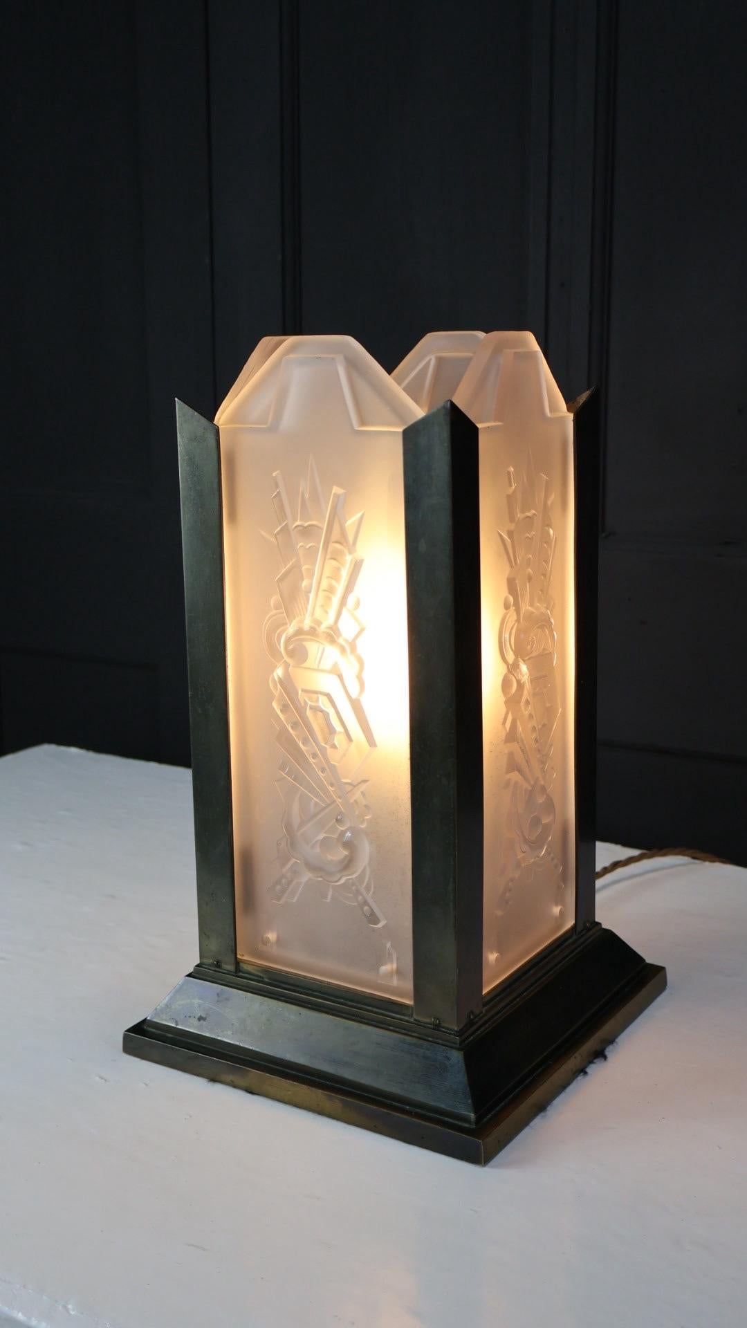 20th Century Art Deco Lamp For Sale