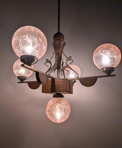 Art-déco-Lampe im Hagenauer-Stil und mattiertem rosa Glas, 1920er Jahre