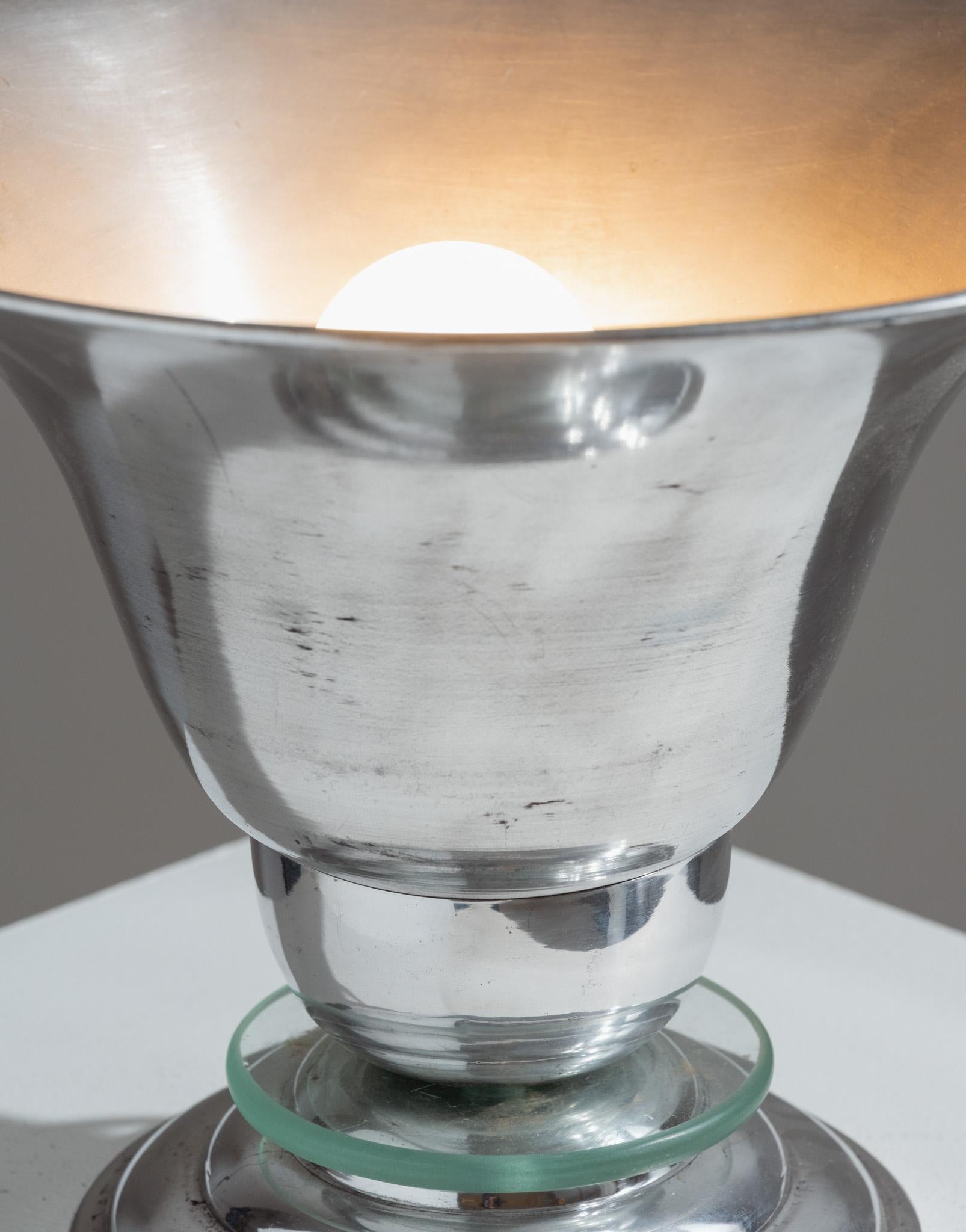 Lámpara Art Decó de aluminio y cristal, años 60 en Bueno estado para la venta en PARIS, FR