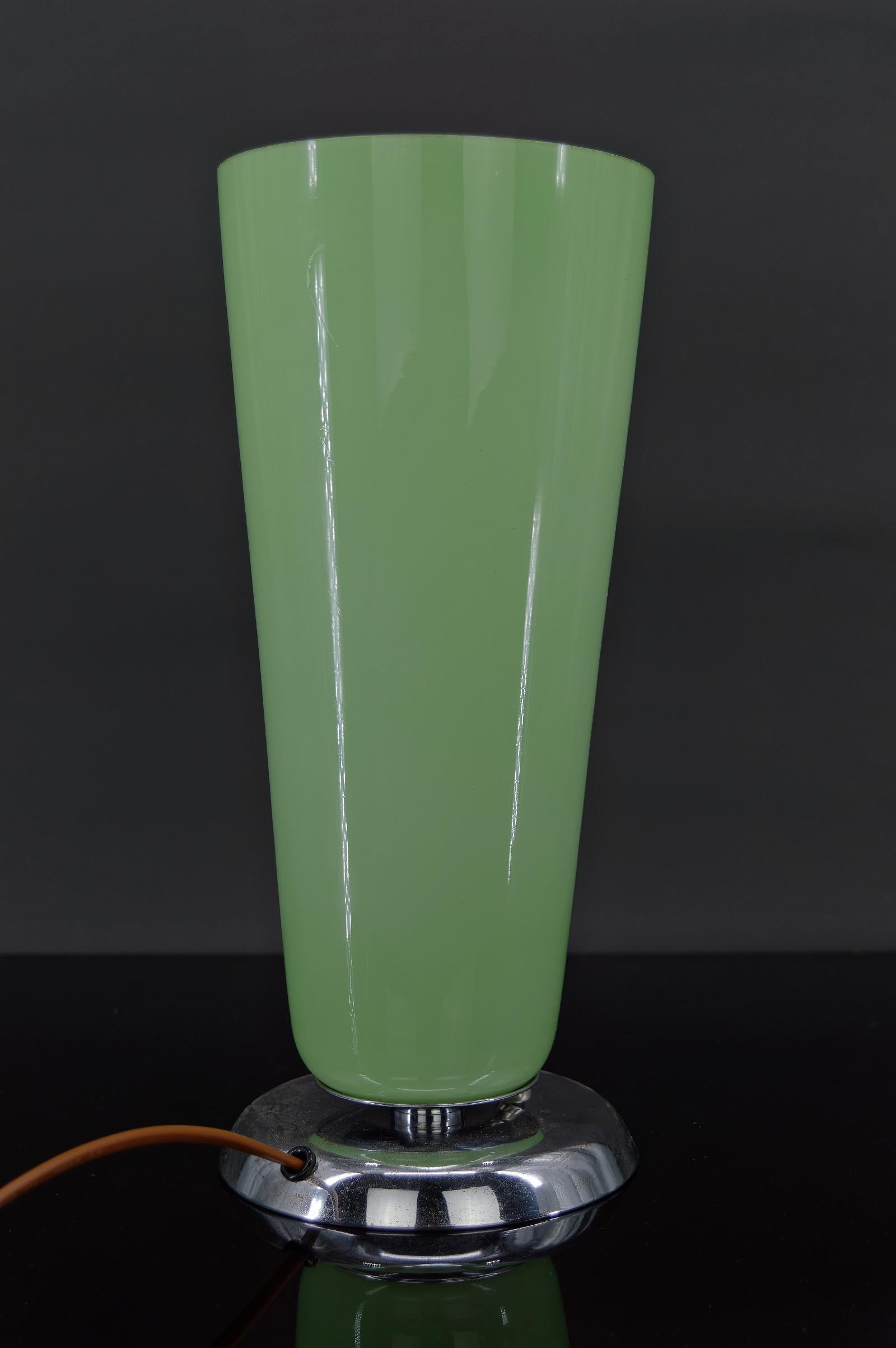 Mid-20th Century Art Deco Lamp in Chrome and Green Glass, France, circa 1930 For Sale
