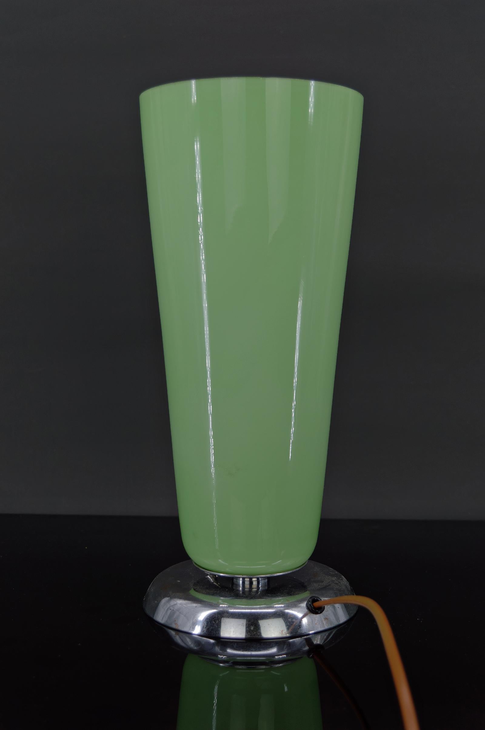 Metal Art Deco Lamp in Chrome and Green Glass, France, circa 1930 For Sale
