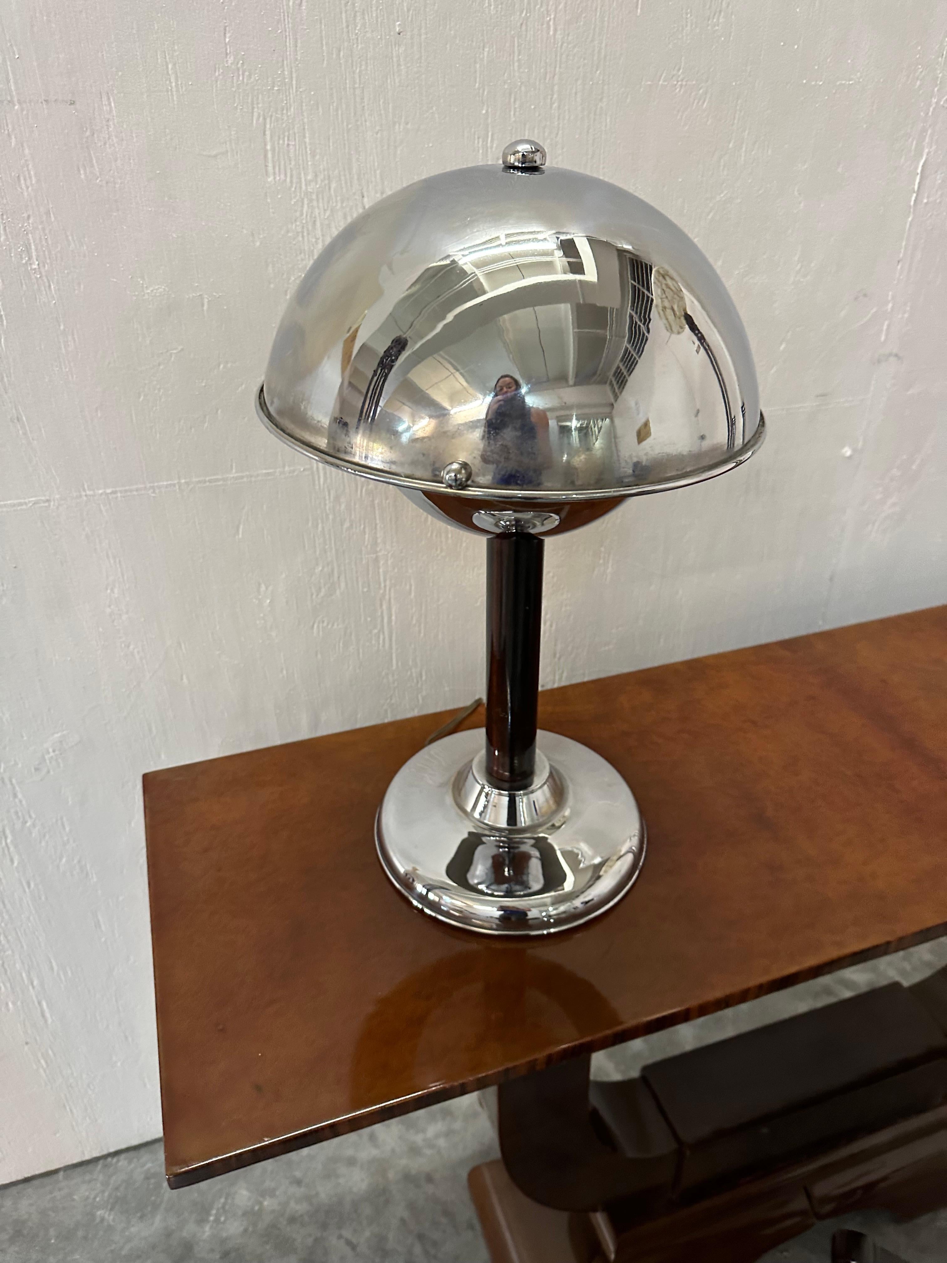 Art Deco Table Lamp in Chrome and Wood, France, 1930 For Sale 6