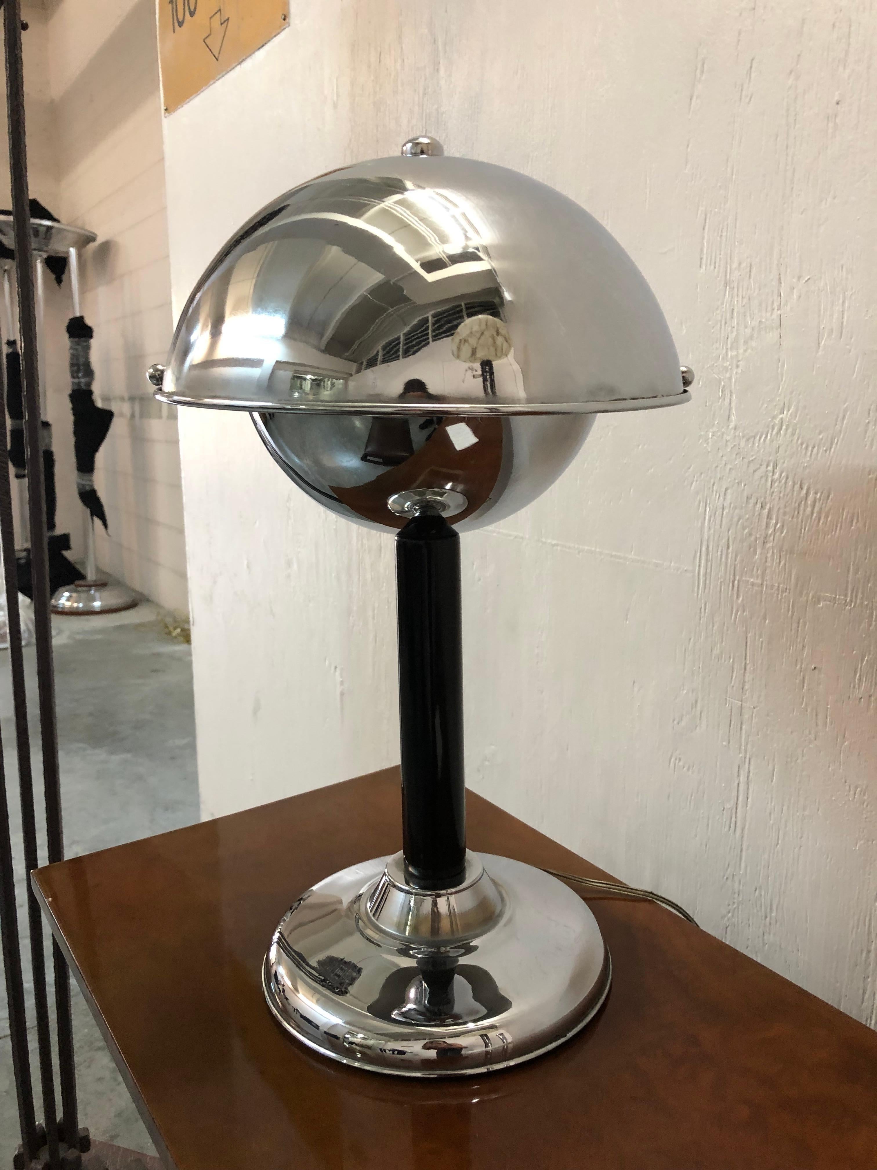 French Art Deco Table Lamp in Chrome and Wood, France, 1930 For Sale