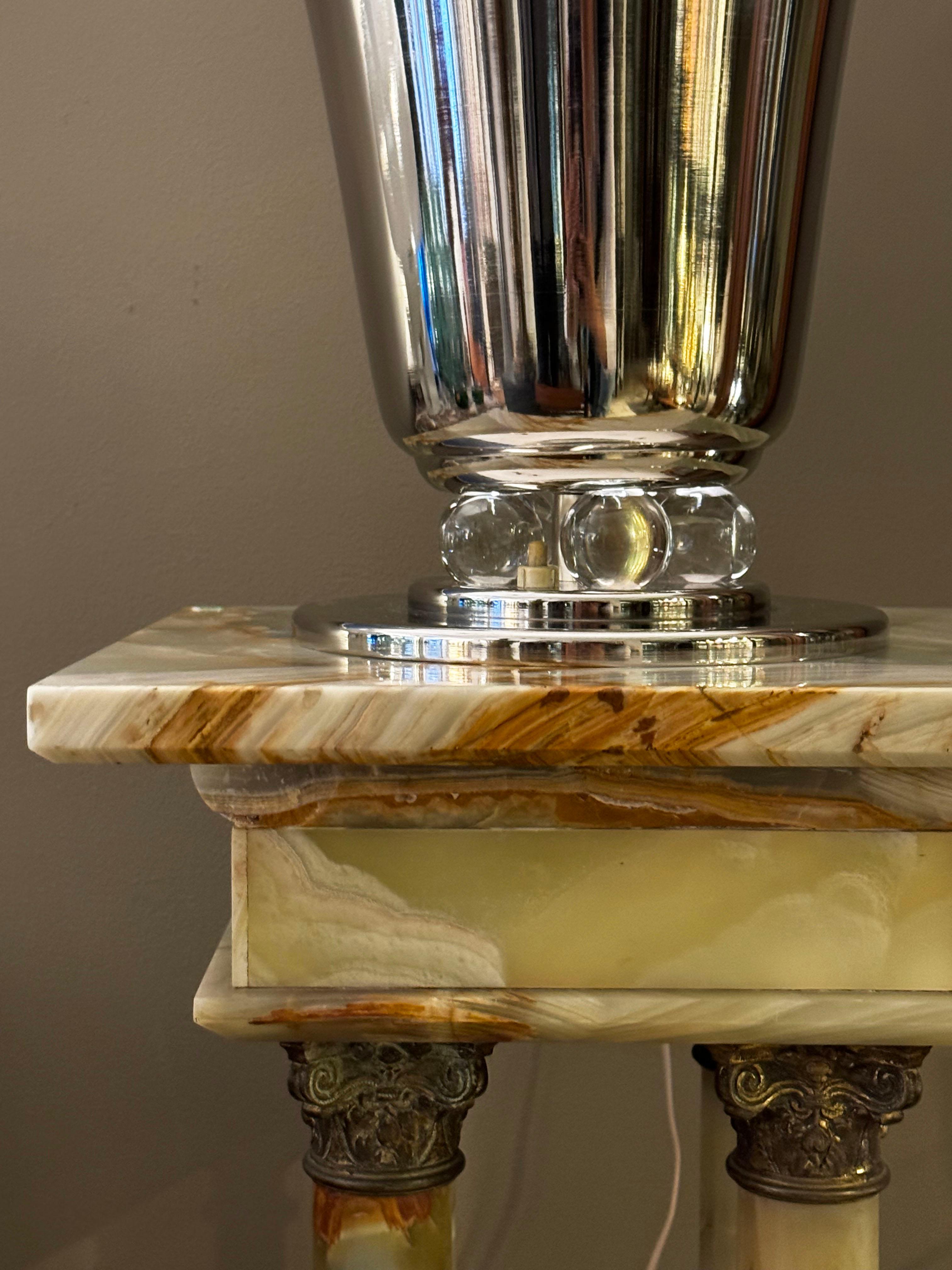 Lámpara Art Déco de bronce cromado y cristal de los años 20 Francés en venta