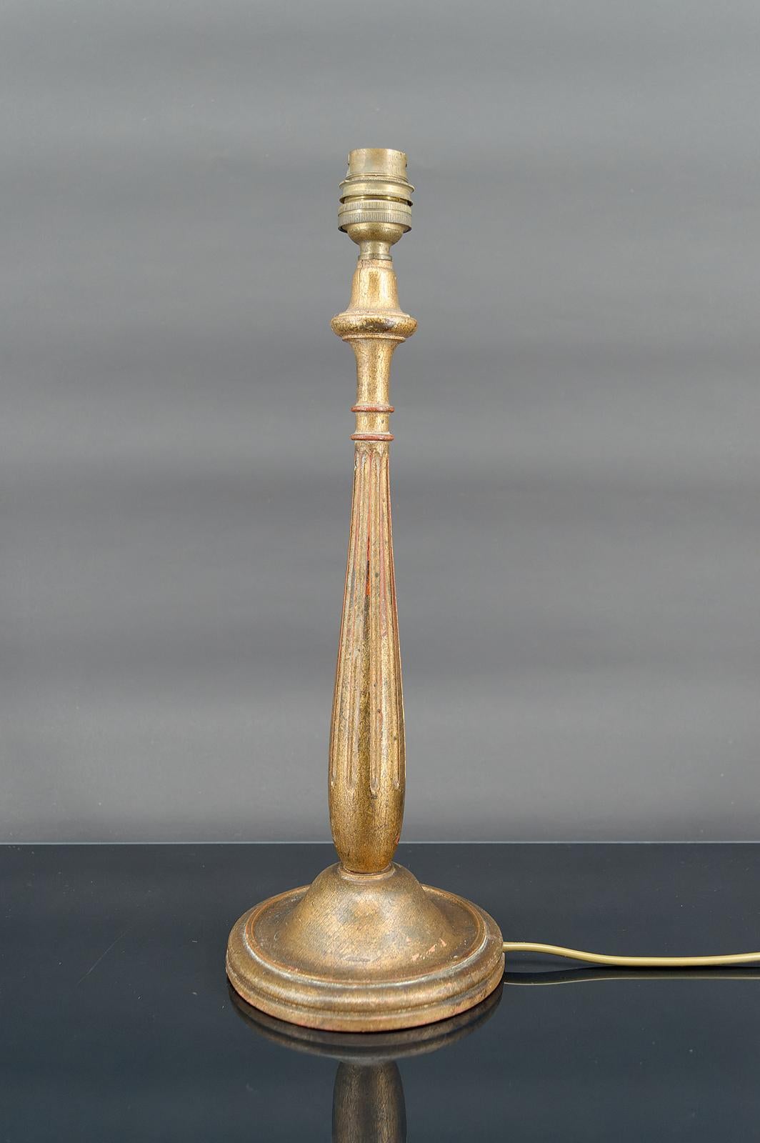 Art-déco-Lampe aus vergoldetem Holz, Paul Follot-Stil, Frankreich, um 1920 (Patiniert) im Angebot