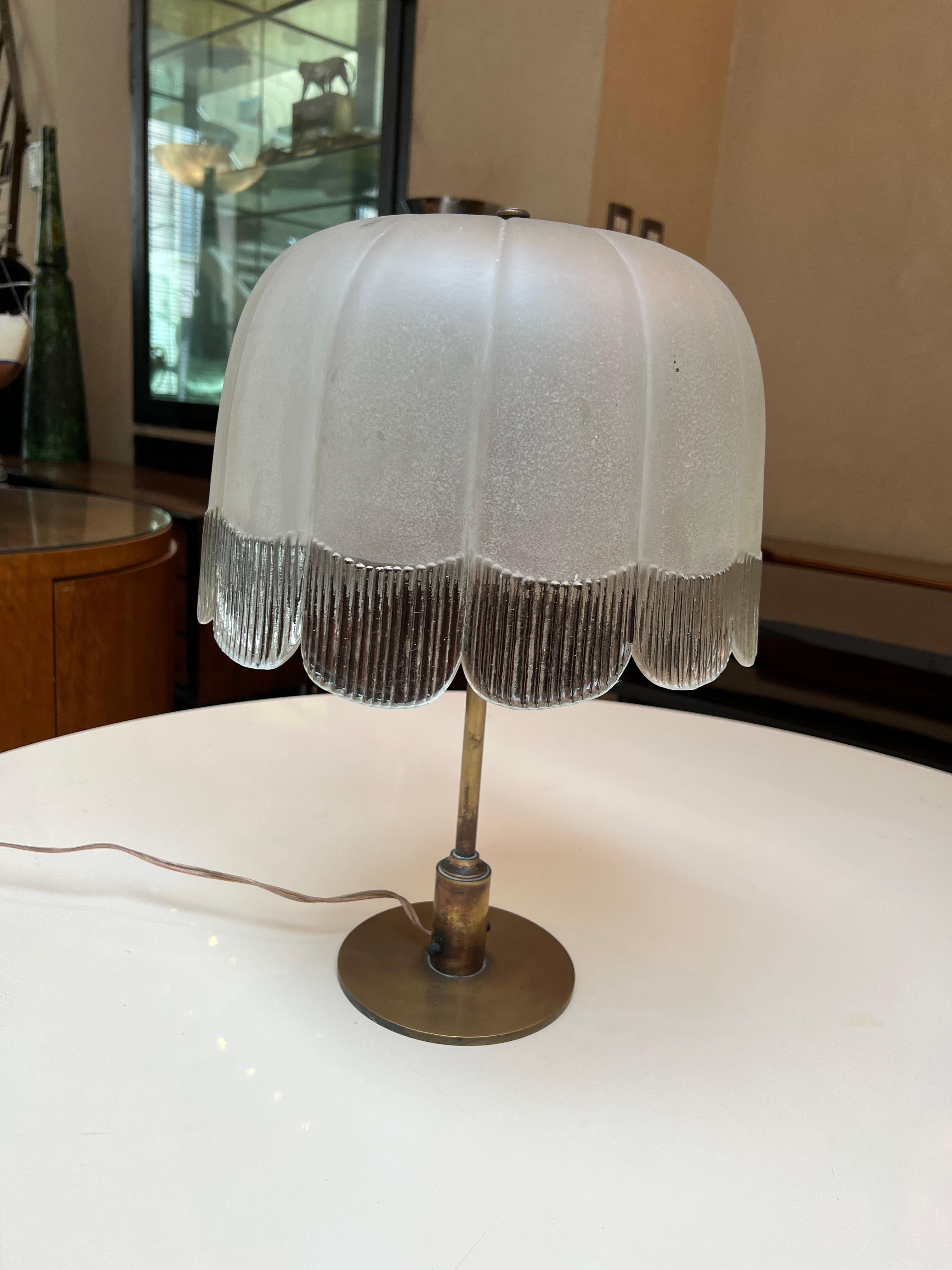 Art Deco Lamp in glass and bronze, 1930, France For Sale 2