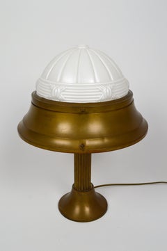 Art-Déco-Lampe aus patiniertem Messing und geformtem Glas, Frankreich, um 1930