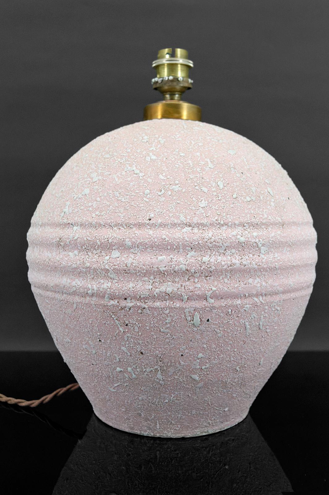 French Art Deco lamp, in the style of Jean Besnard, white crisp enamel on pink, 1930's For Sale