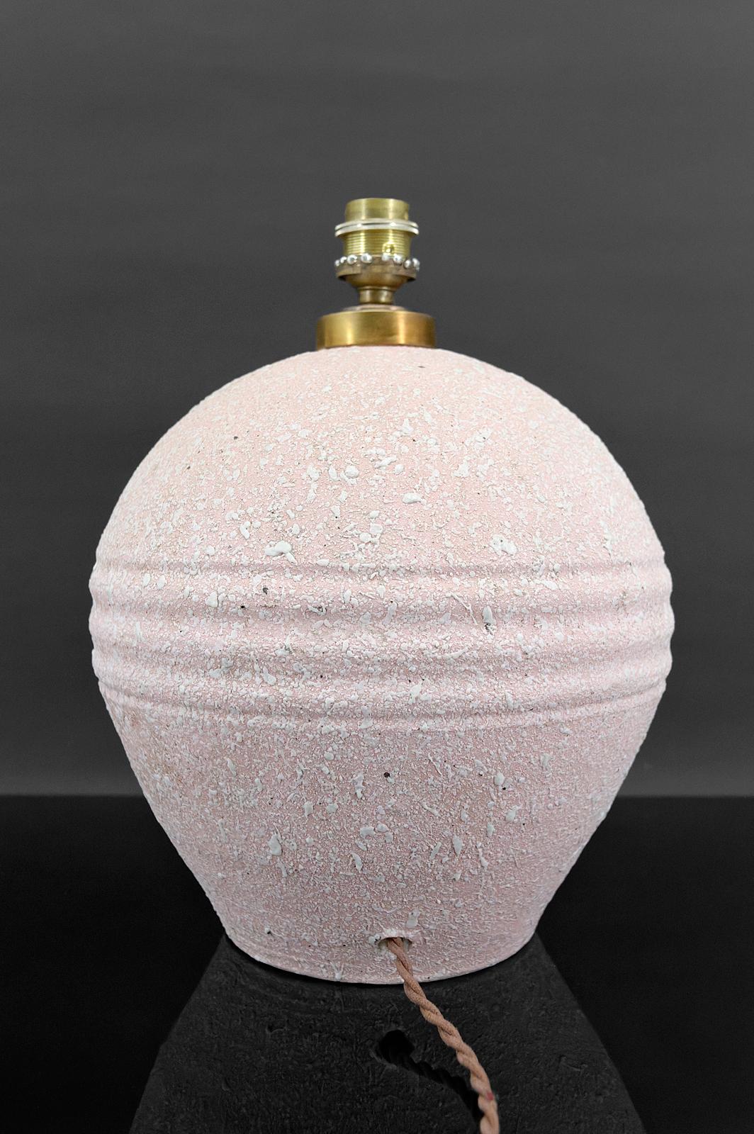 Mid-20th Century Art Deco lamp, in the style of Jean Besnard, white crisp enamel on pink, 1930's For Sale