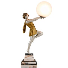 Lampada Art Deco Signora con palla di Emile Carlier Francia 1930