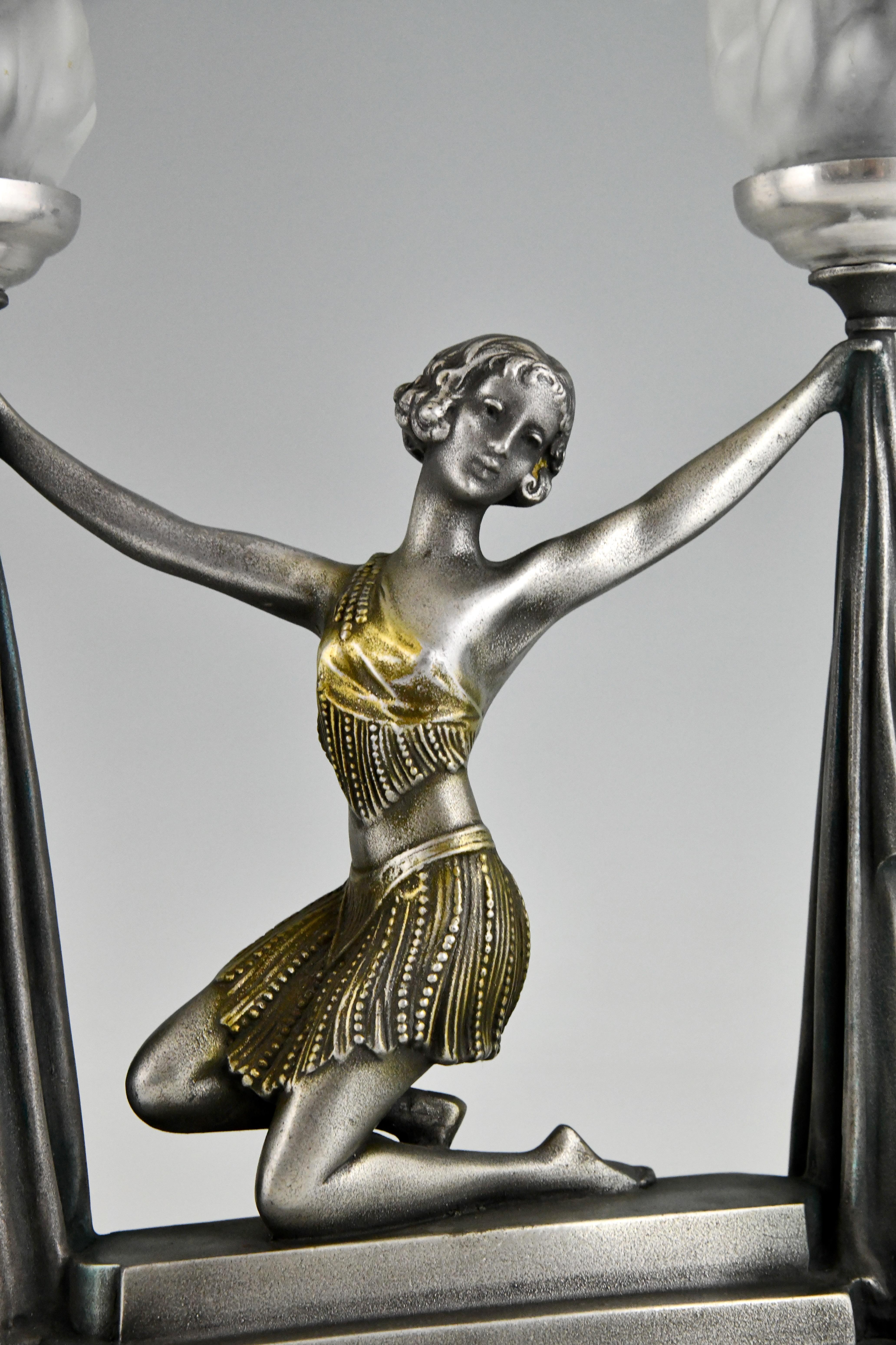 Art Deco Lamp Lady with Torches by Emile Carlier – 1930 French Sculpture For Sale 4