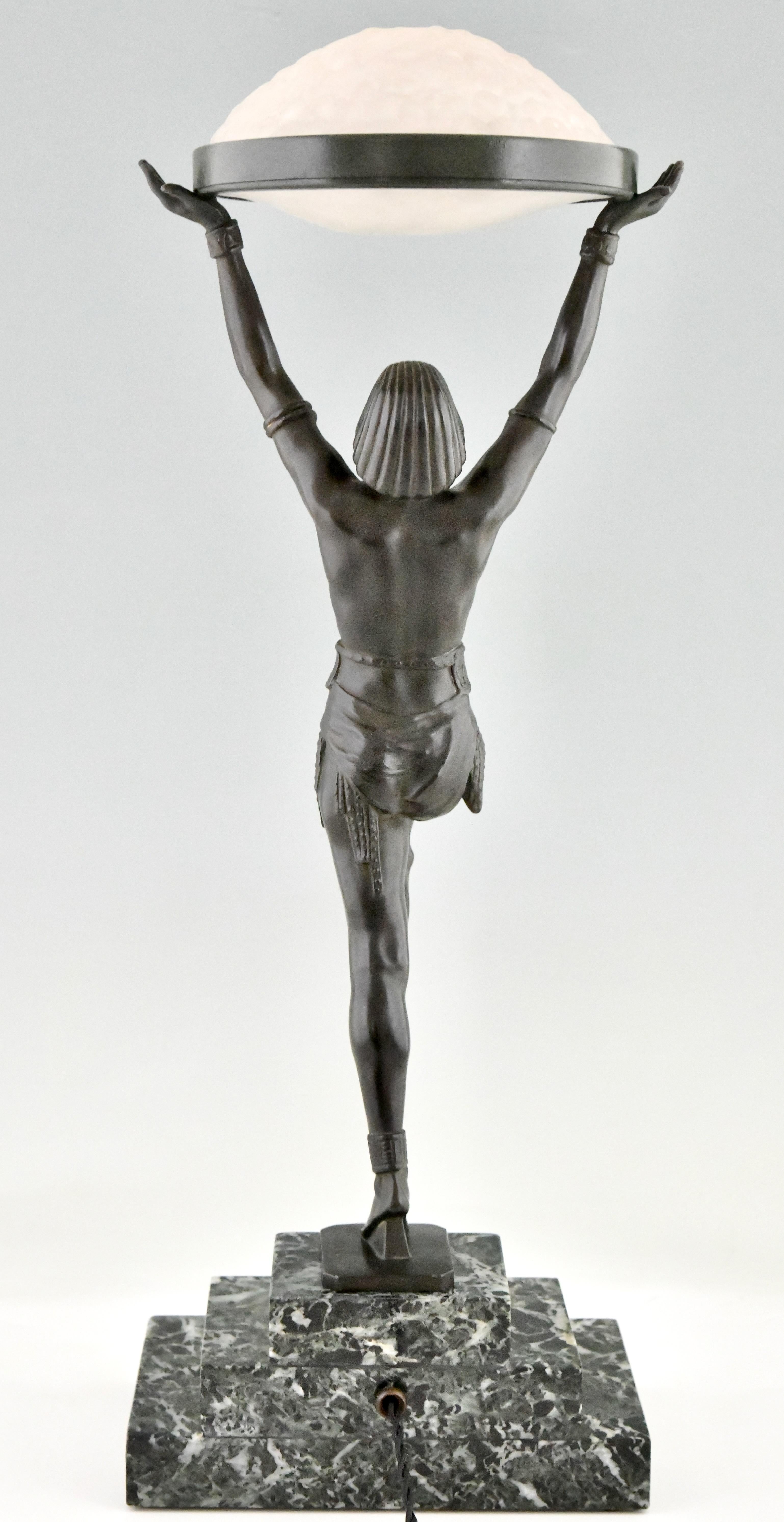 Art Deco Lamp with Dancer Danseuse a la coupe by Max Le Verrier France, 1930 In Good Condition For Sale In Antwerp, BE