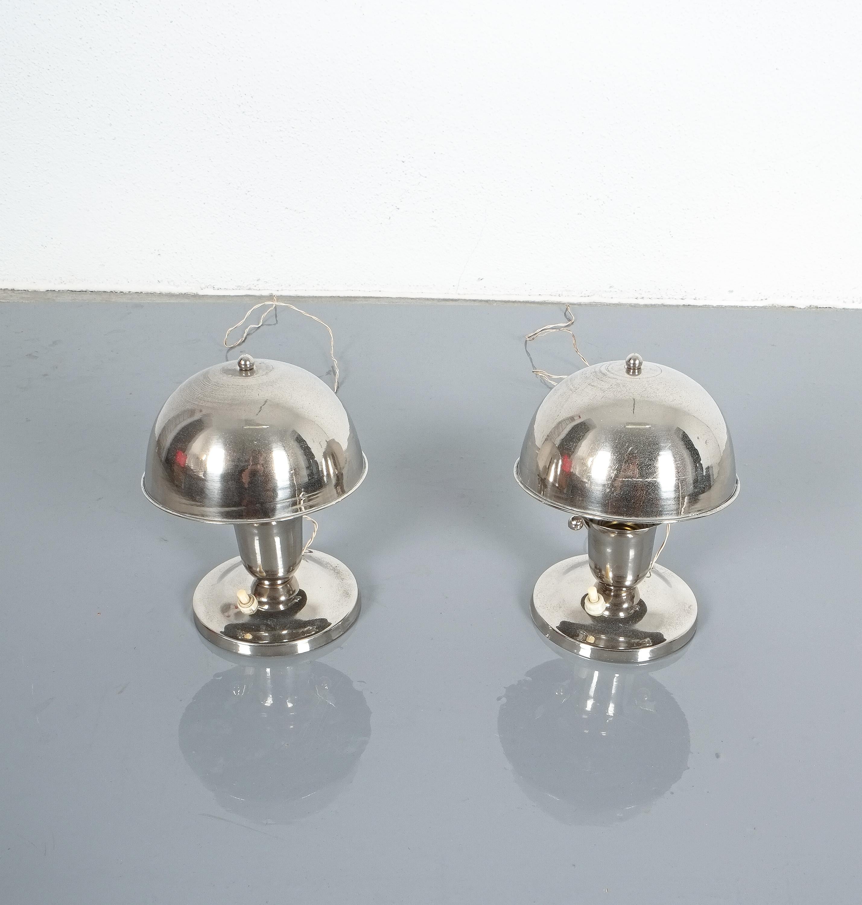 Art Deco Lamps Pair of Nickel Desk Lights, France, 1940 In Good Condition In Vienna, AT