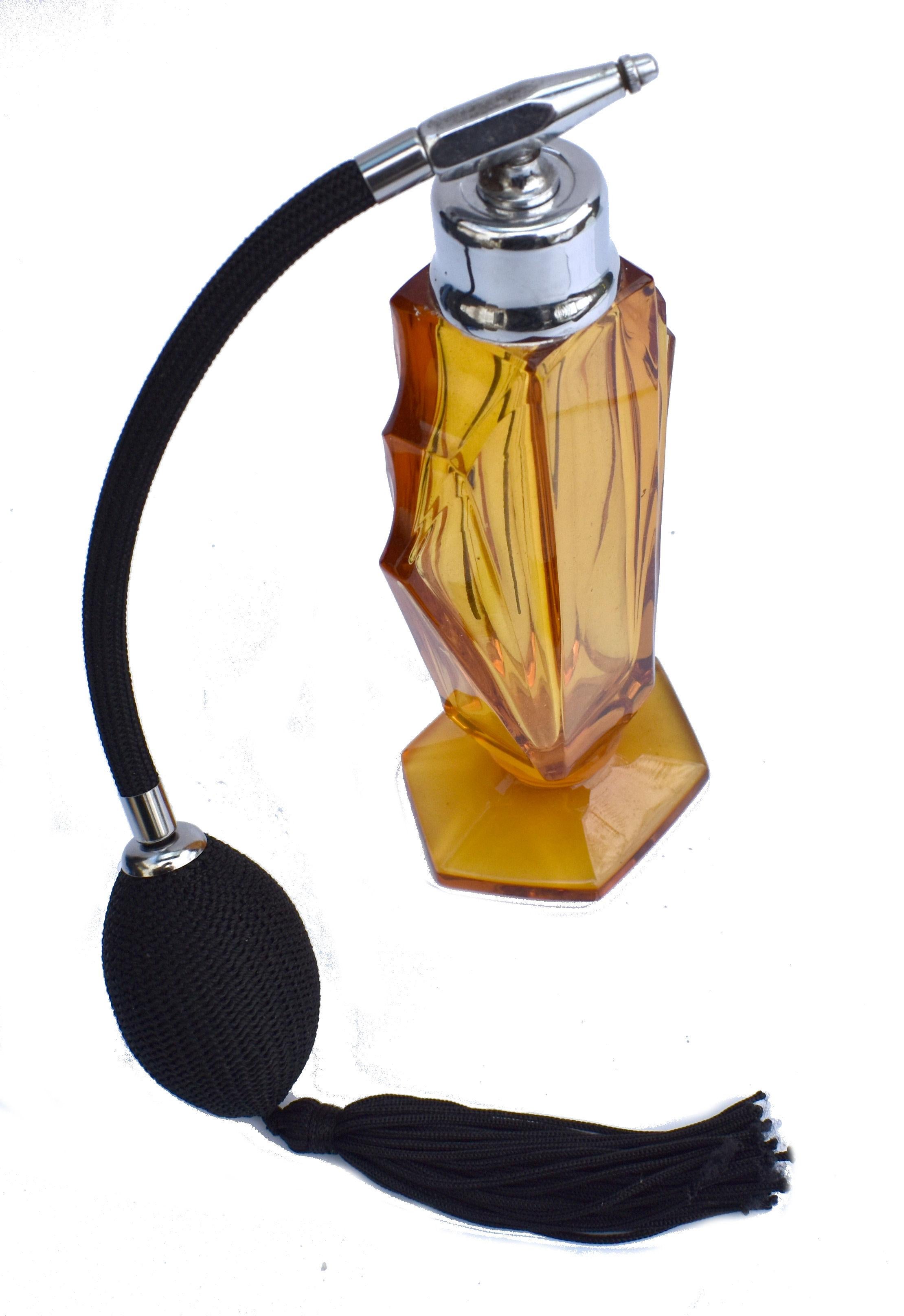 Art Deco Large Amber Glass Perfume Atomiser, c1930 In Good Condition In Devon, England