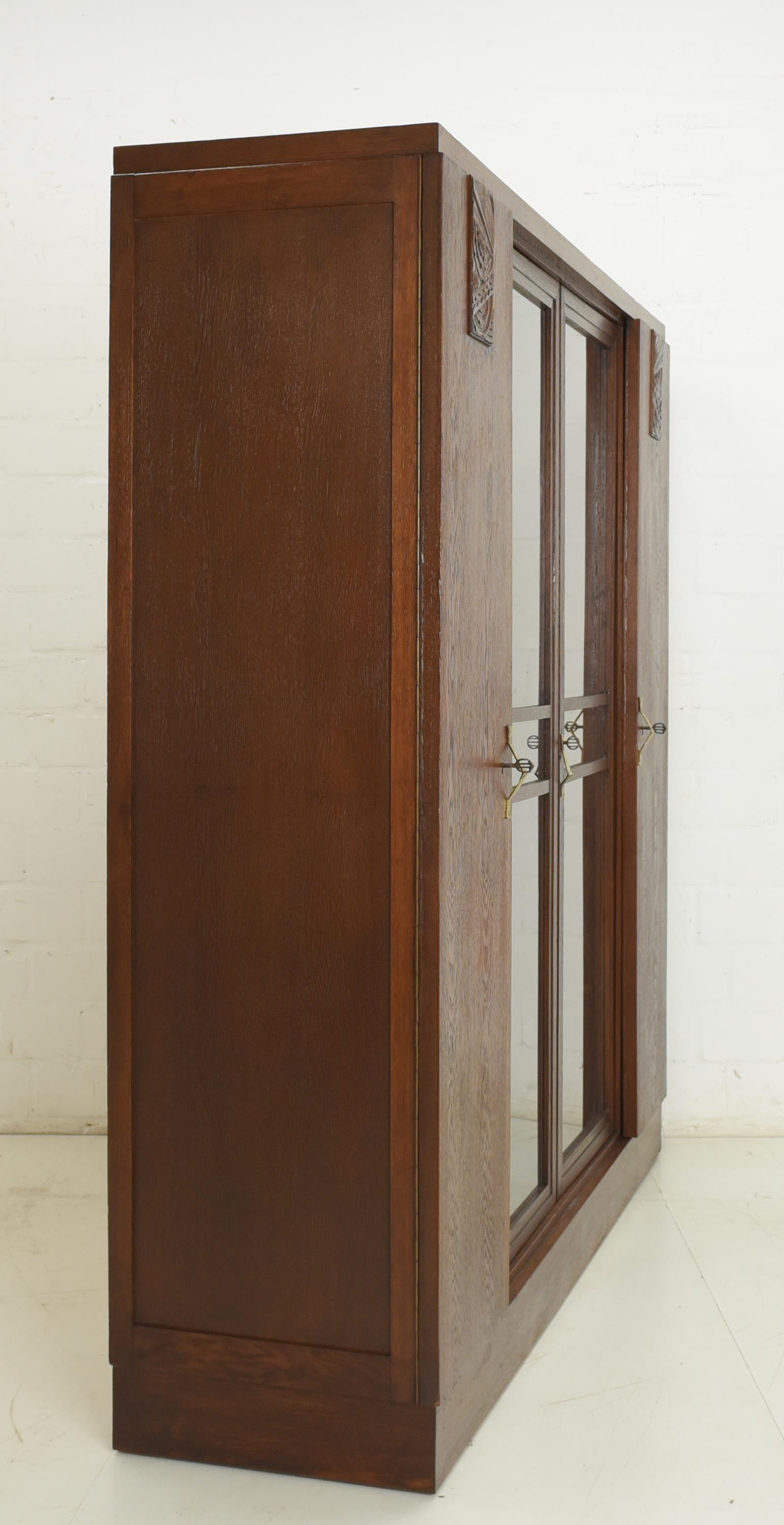 Art Deco Large Bookcase / Display Cabinet iin Oak, circa 1925 For Sale 6
