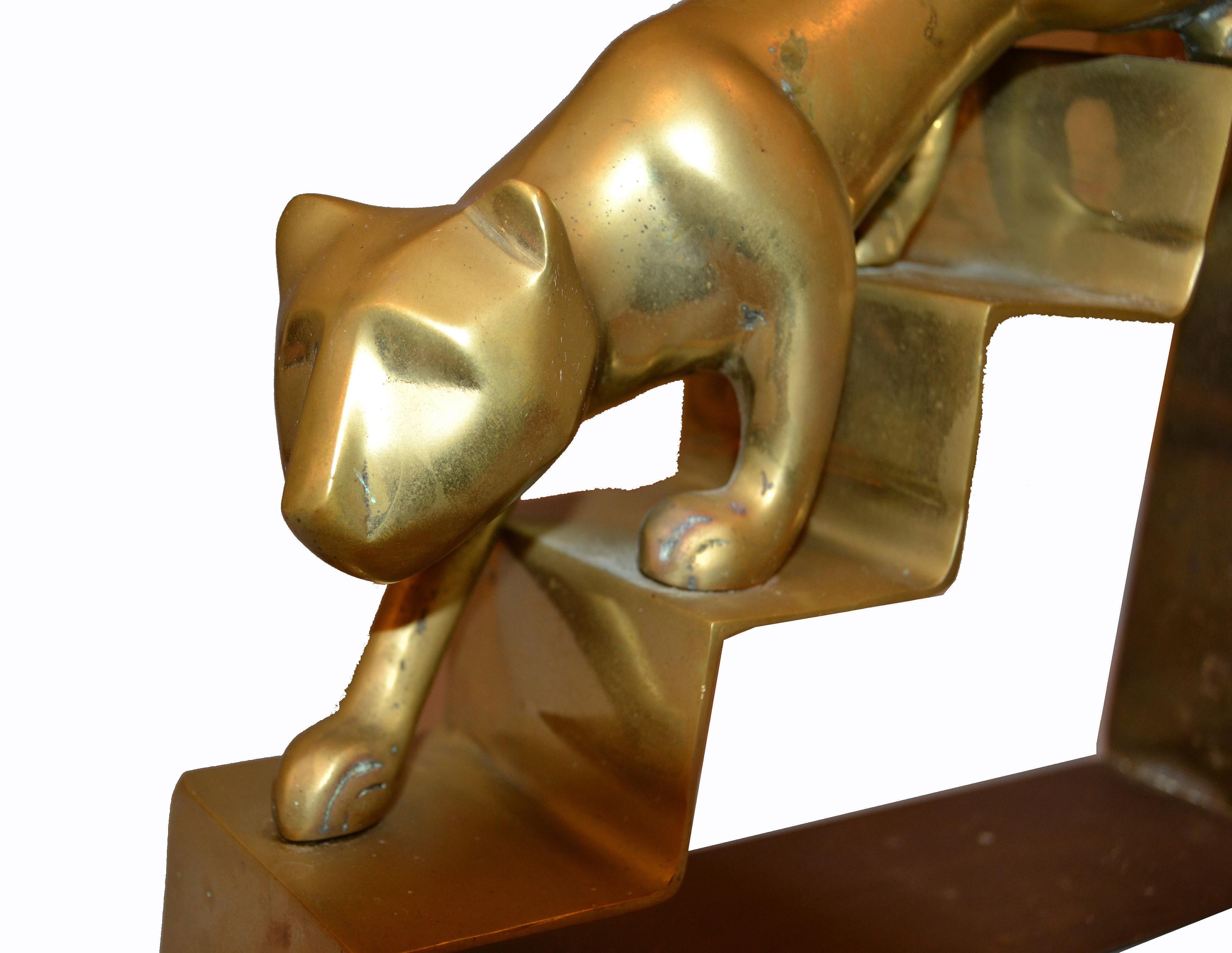 Art Deco Large Bronze Panther Sculpture Walking Down the Stairs In Good Condition For Sale In Miami, FL