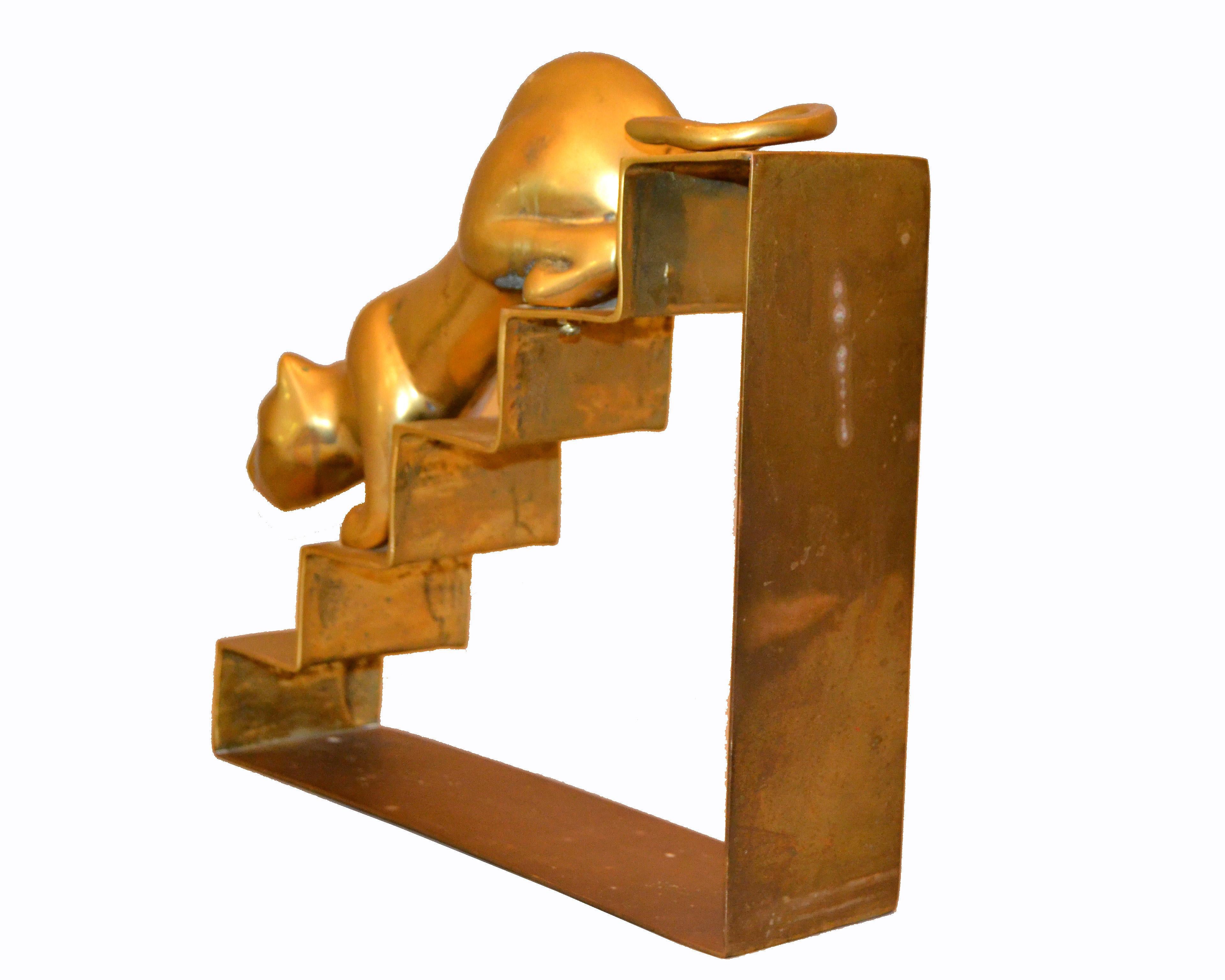 Bronze Grande sculpture de panthère descendant les escaliers en bronze Art Déco en vente