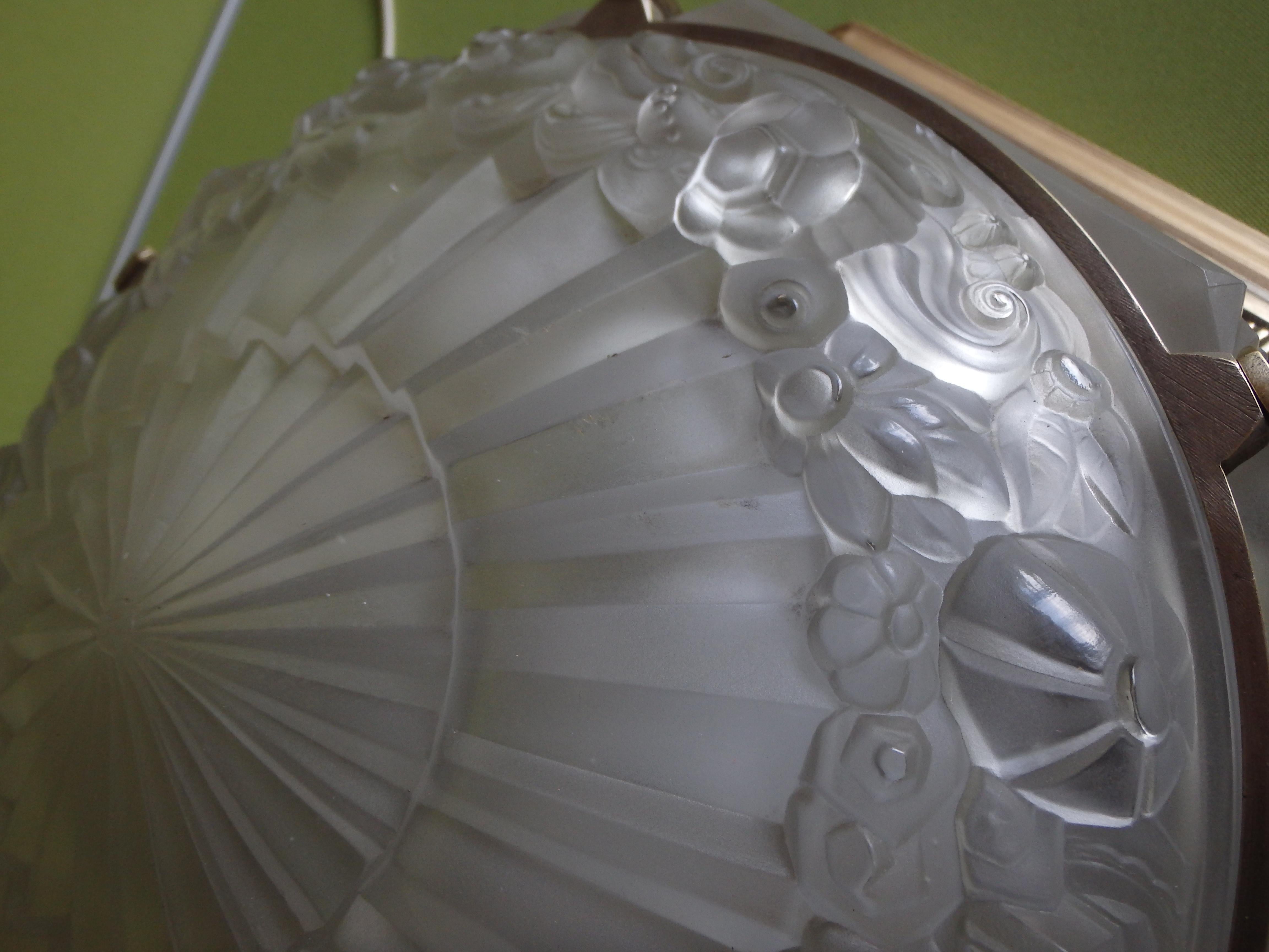 Lampada da soffitto Art Deco a fiore geometrico in vetro e ottone  VERLYS in vendita 5