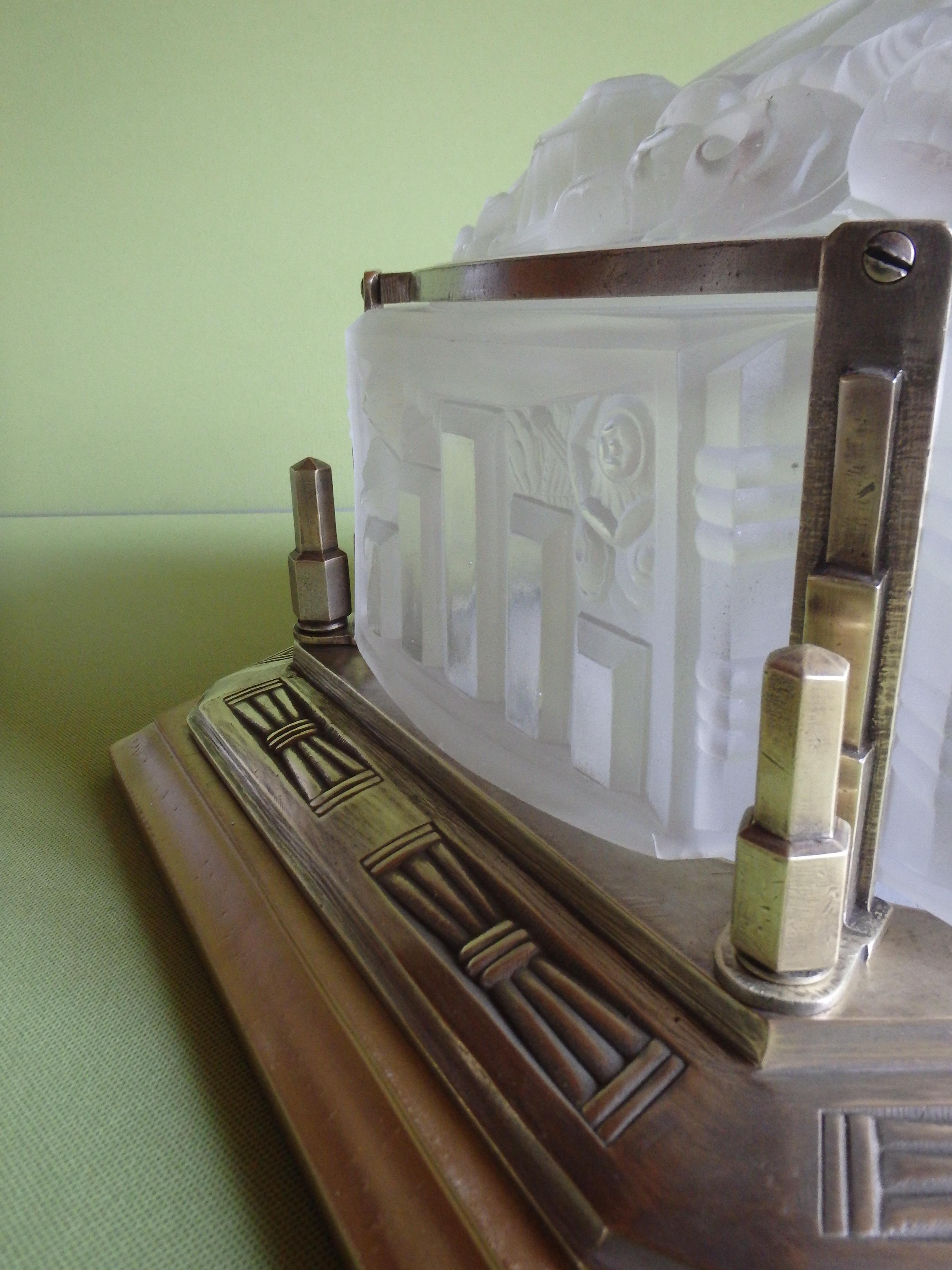 Lampada da soffitto Art Deco a fiore geometrico in vetro e ottone  VERLYS in vendita 1