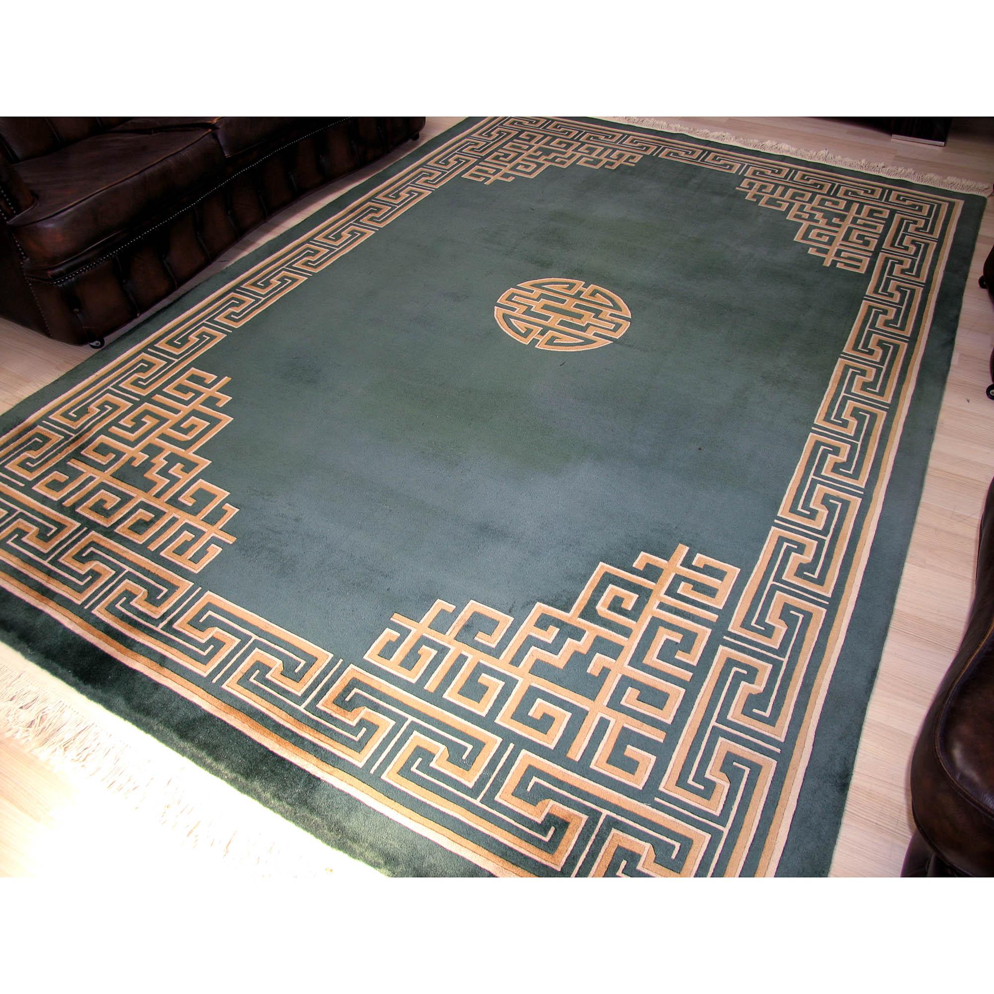 Art Deco Large Chinese Rug with Intricated Decor, 1970s In Good Condition In Bochum, NRW