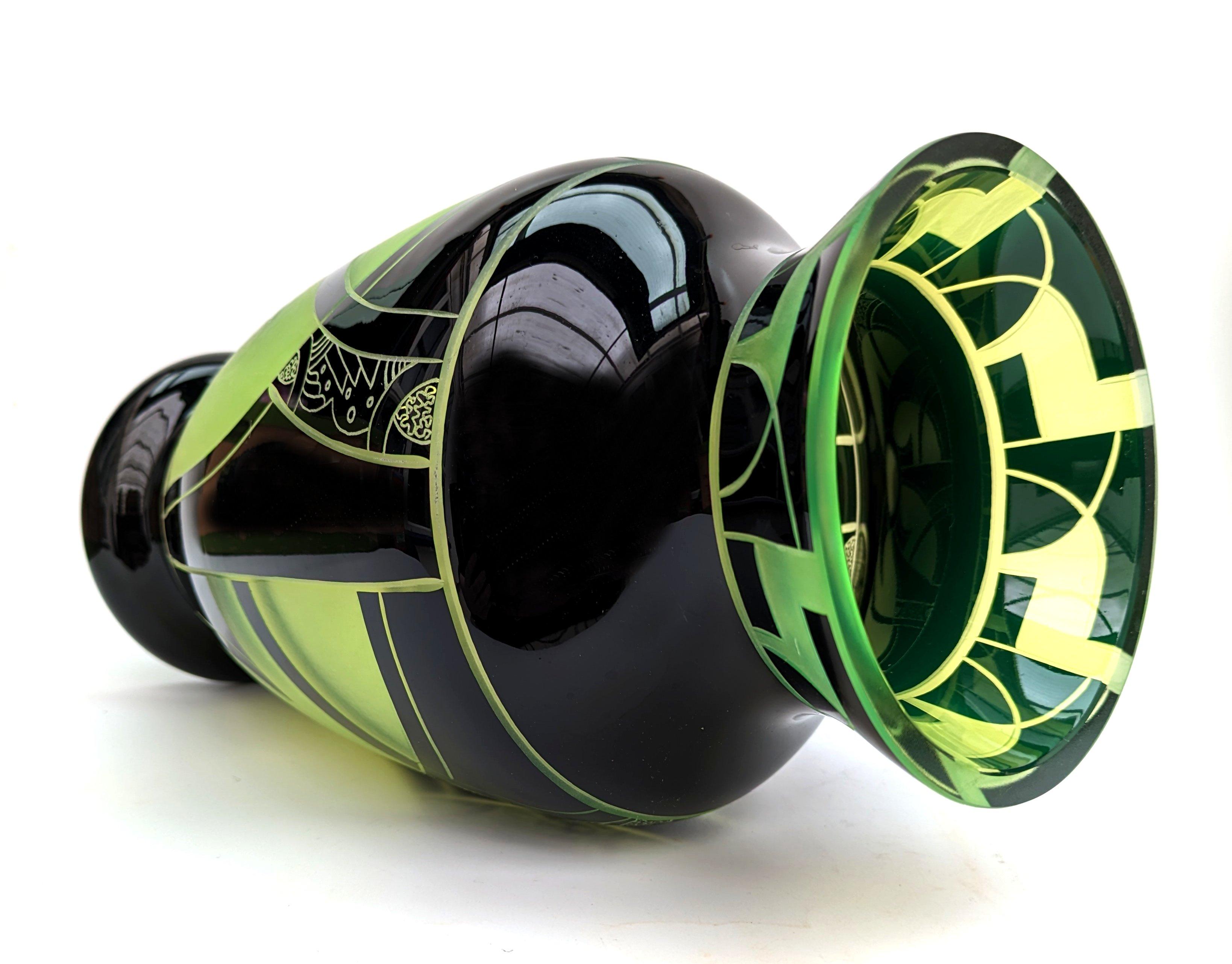 Verre Grand vase en verre tchèque Art déco par Karl Palda, vers 1930 en vente