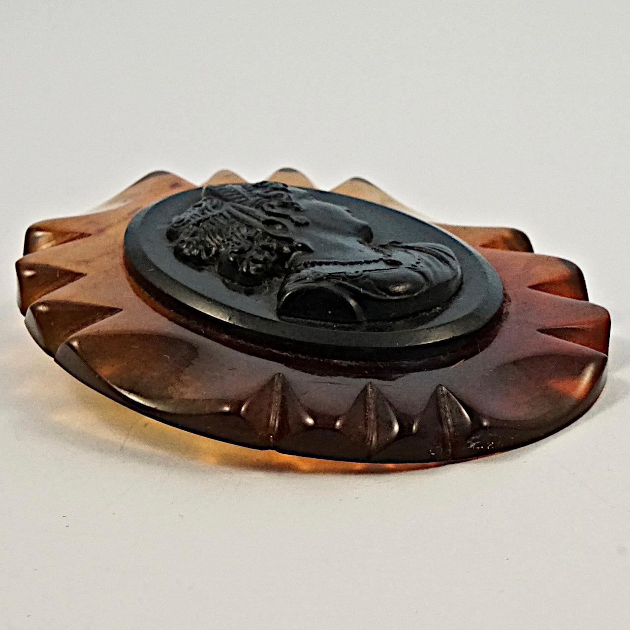 Art Deco Large Early Plastic Oval Black and Amber Cameo Brooch In Good Condition For Sale In London, GB