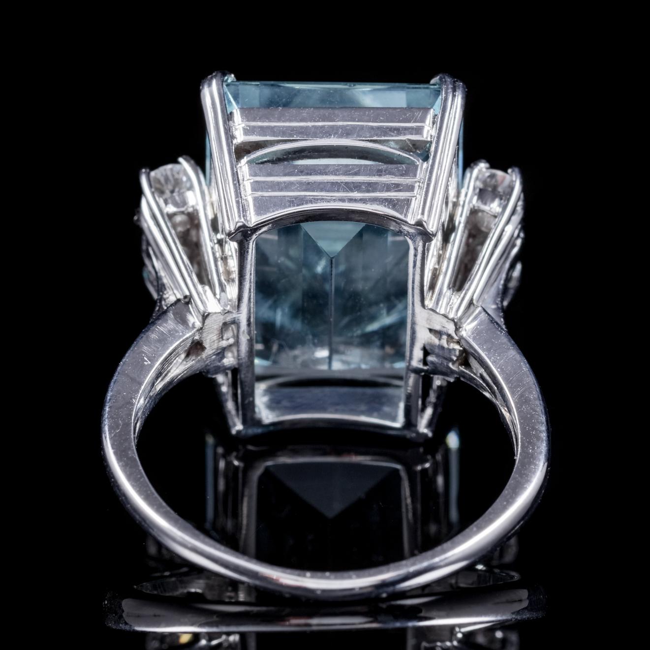 Art Deco Large Emerald Cut Aquamarine Diamond Ring Platinum, circa 1920 In Good Condition In Lancaster, Lancashire