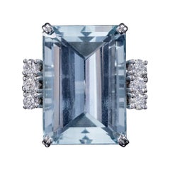 Antique Art Deco Large Emerald Cut Aquamarine Diamond Ring Platinum, circa 1920