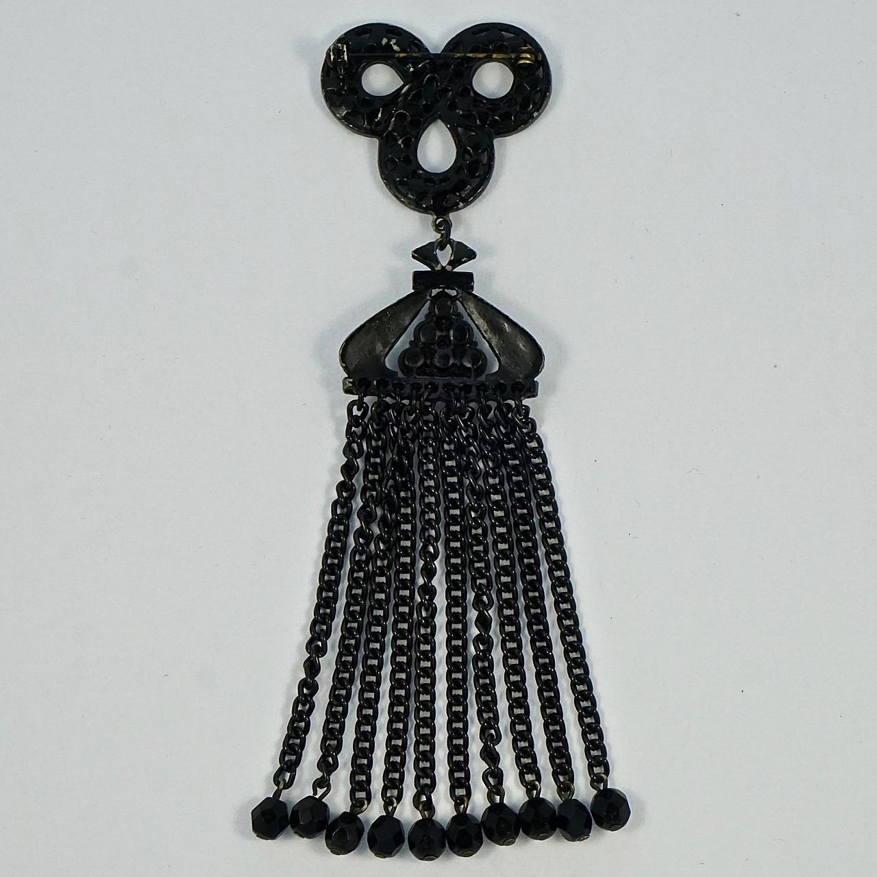 Art Deco Large Hand Cut French Jet Brooch with Long Black Chain Tassels For Sale 1