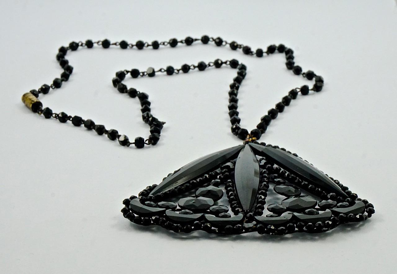 Art Deco Large Hand Cut French Jet Pendant and Beaded Chain Necklace For Sale 1