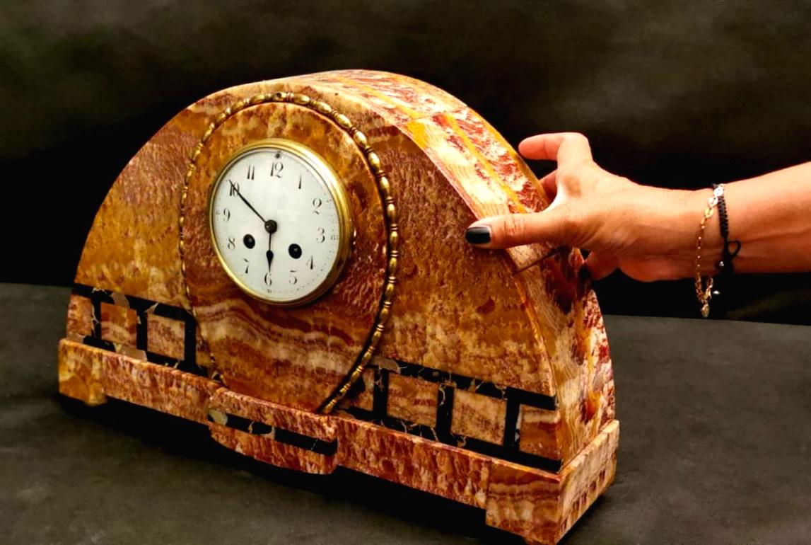 Art Deco Large French Marble Clock in Red Onyx Marble and Portoro For Sale 8