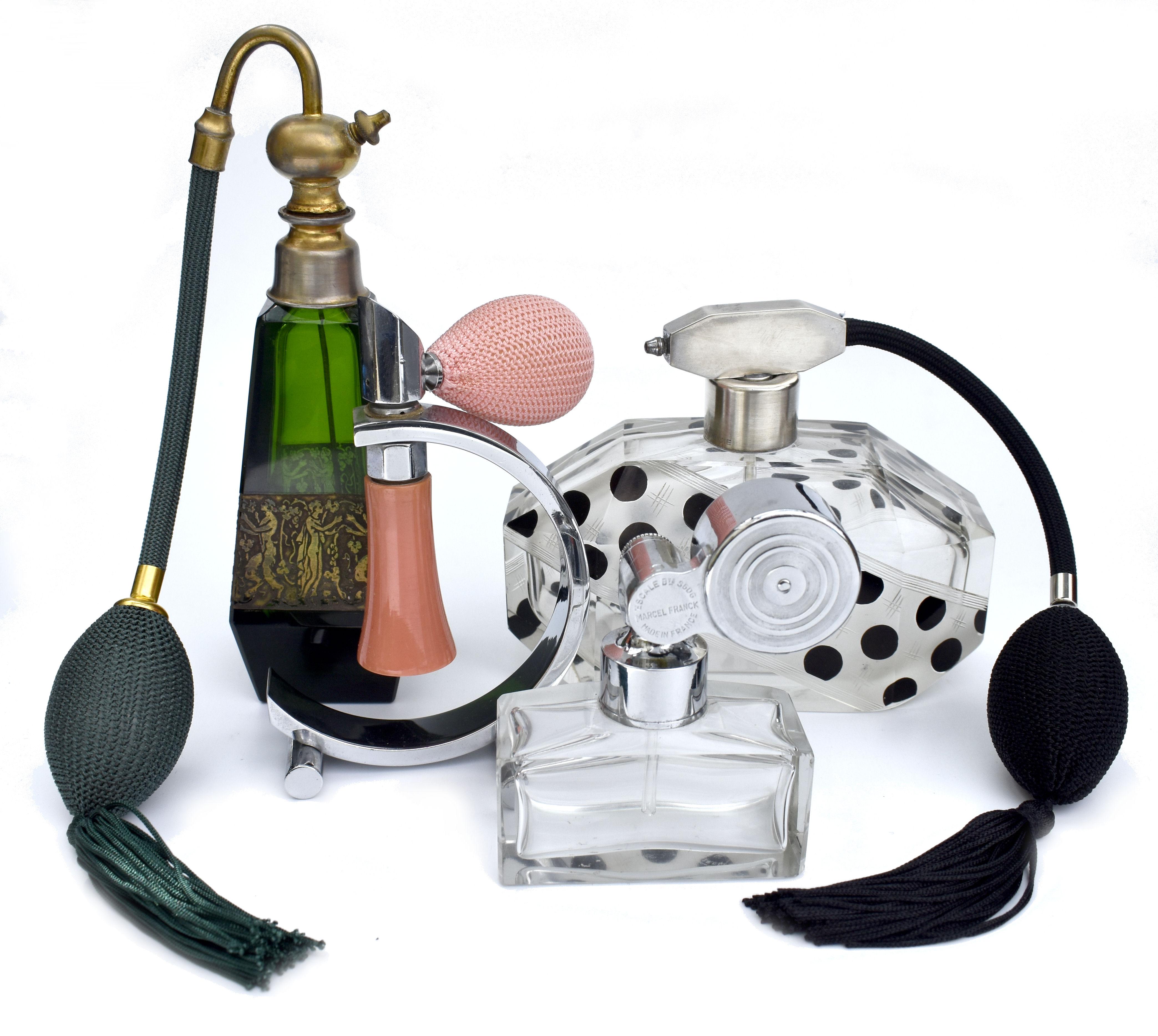 Großer Damen-Parfüm- Atomizer aus Glas und Emaille im Art déco-Stil, um 1930 (Emailliert) im Angebot