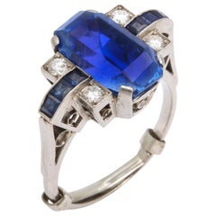 Art Deco Large Oval Natural Sapphire Ring with Diamonds set in Platinum